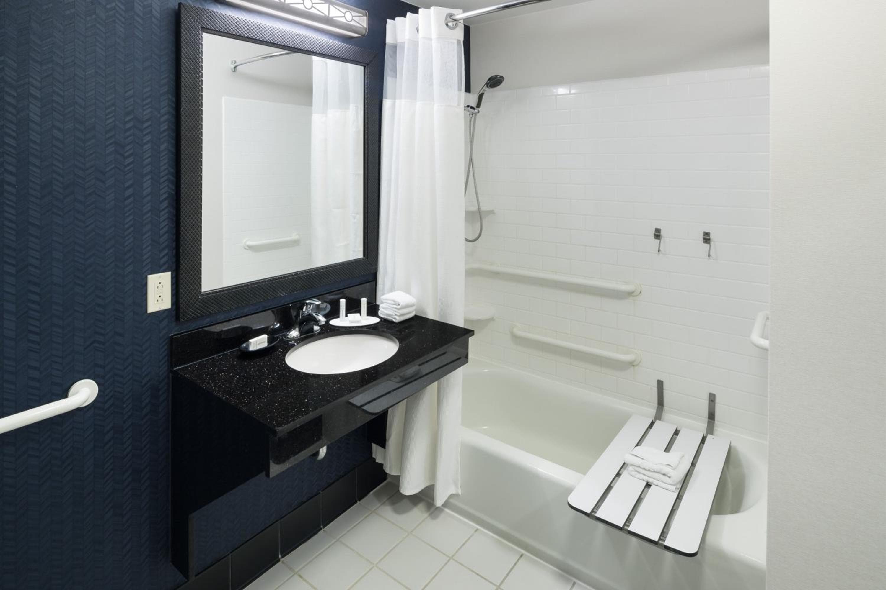 Fairfield Inn Suites by Marriott Orlando am SeaWorld — 16