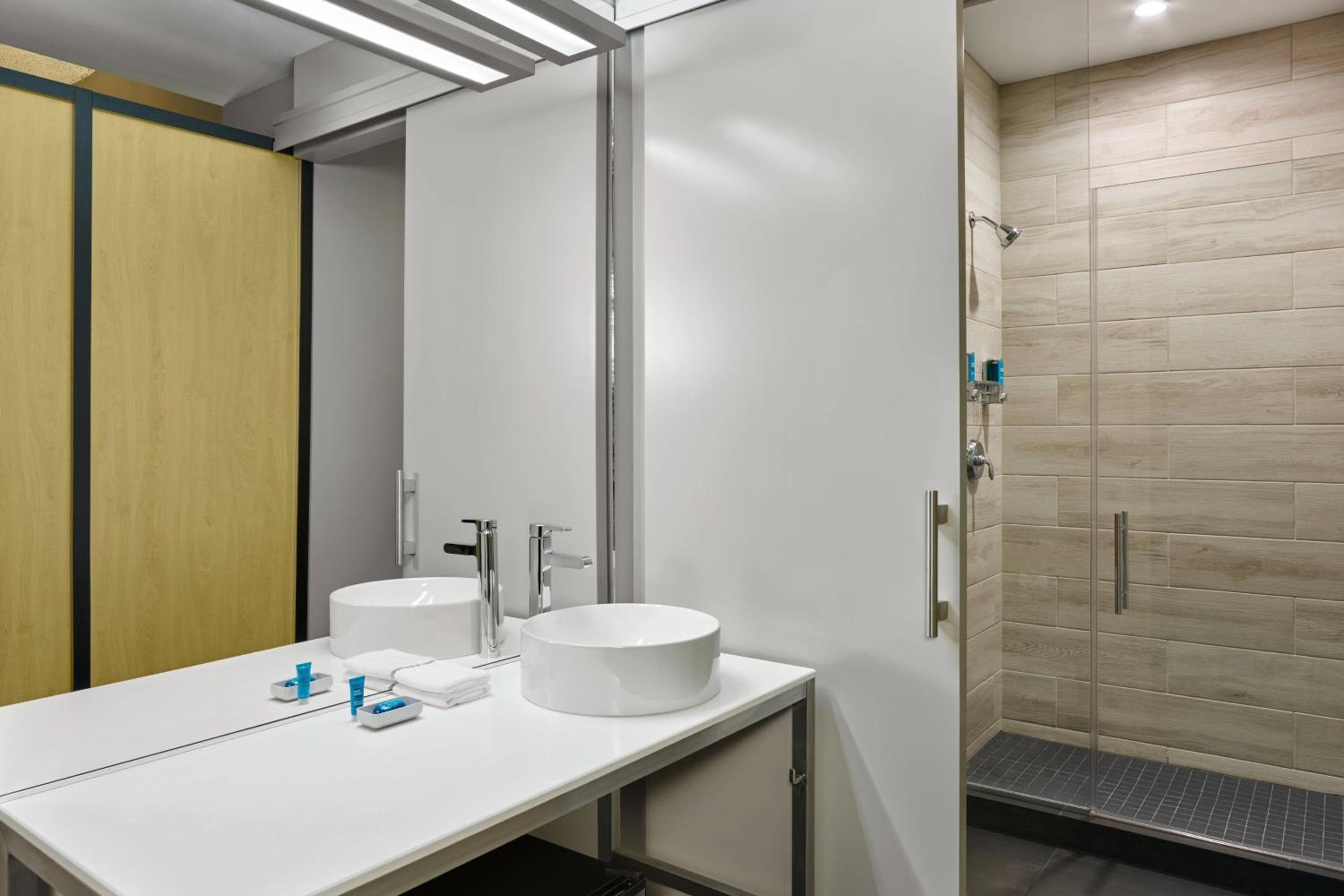 Aloft Miami Airport — 16