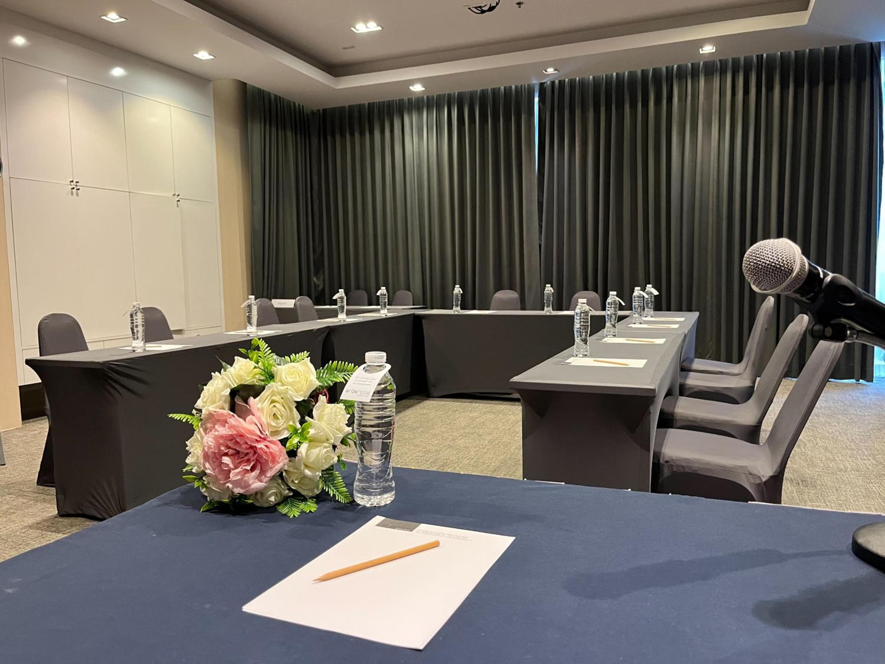 Arize Hotel Sukhumvit — 18