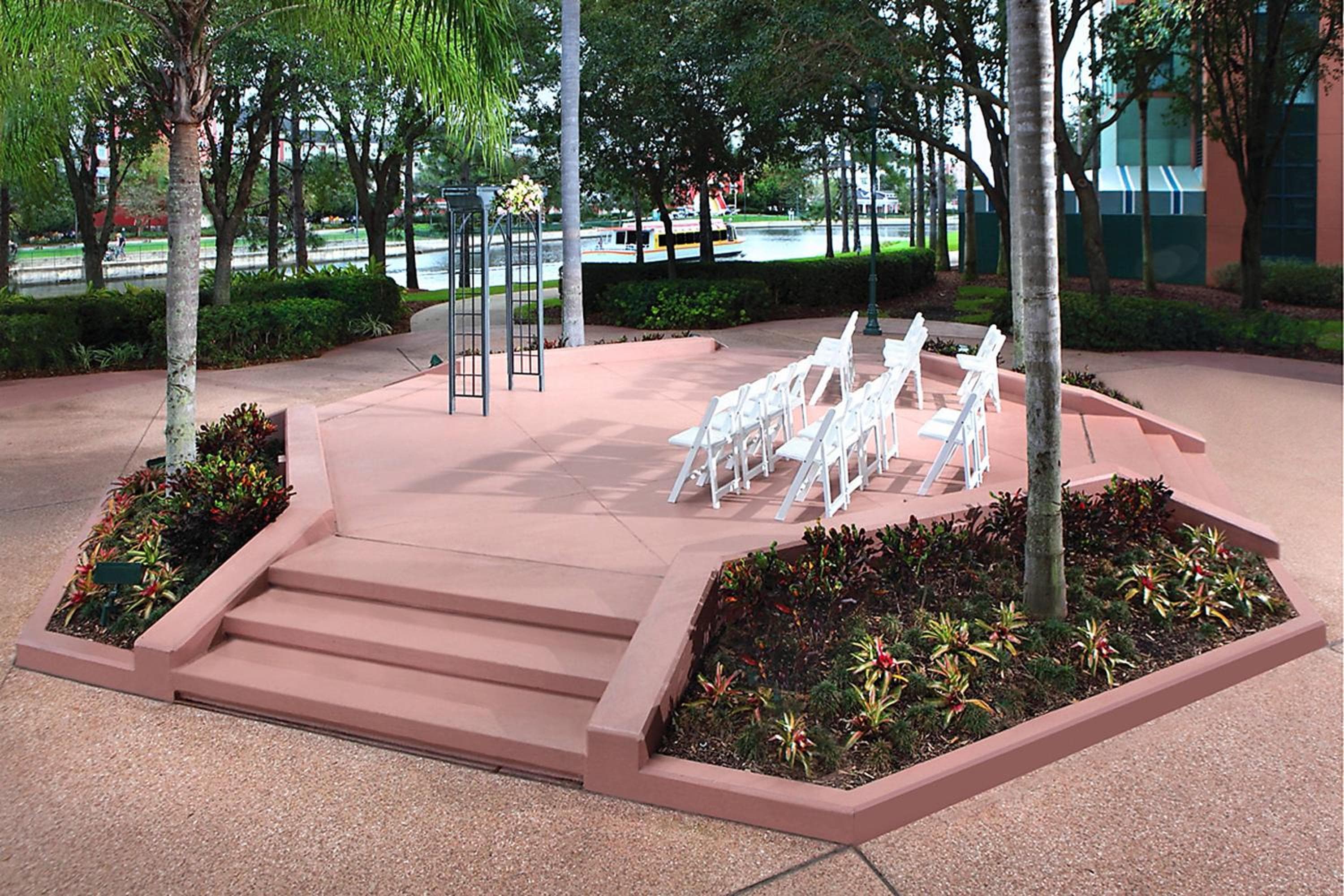 Walt Disney World Swan — 12