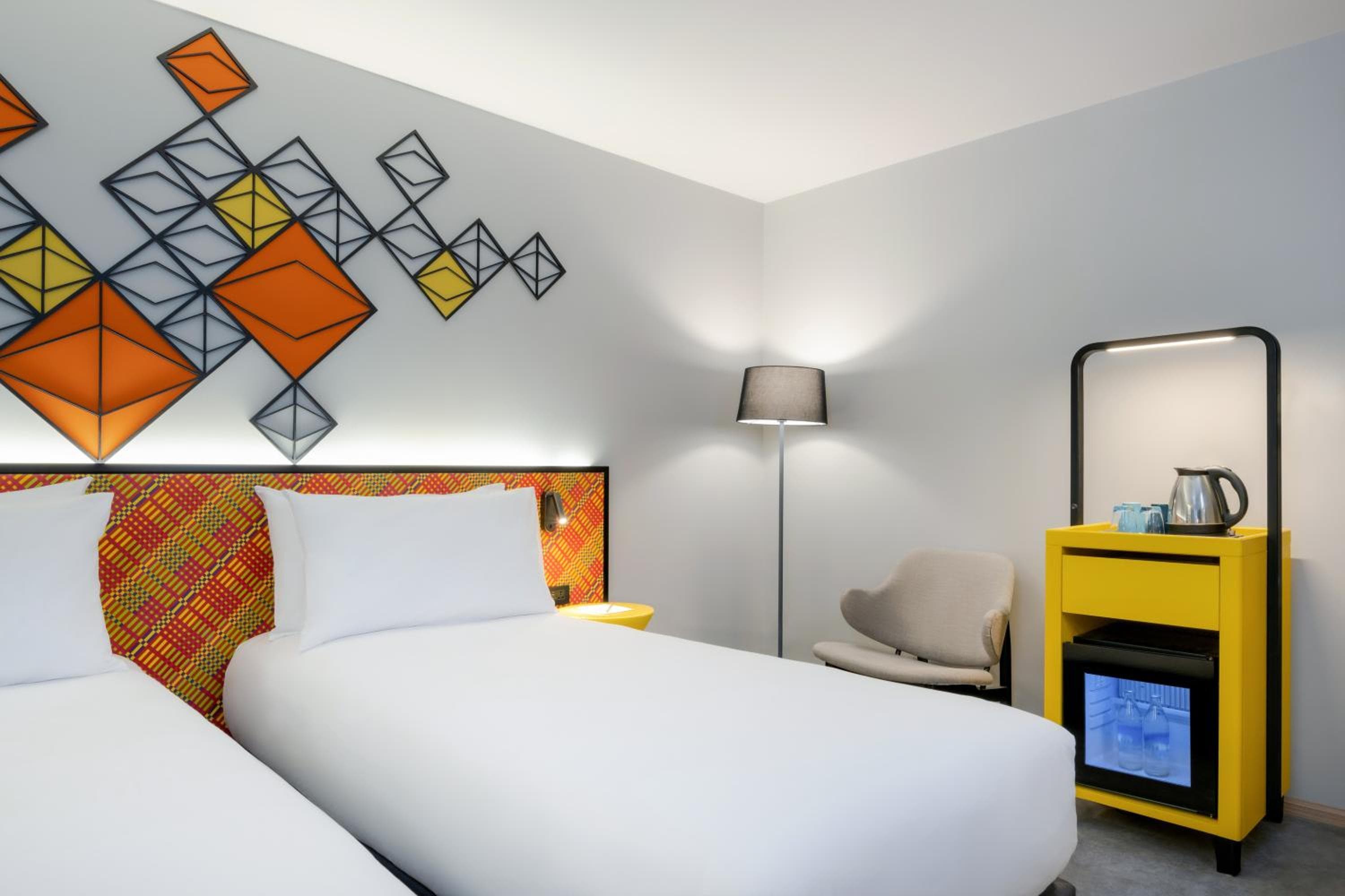 ibis Styles Bangkok Silom — 16