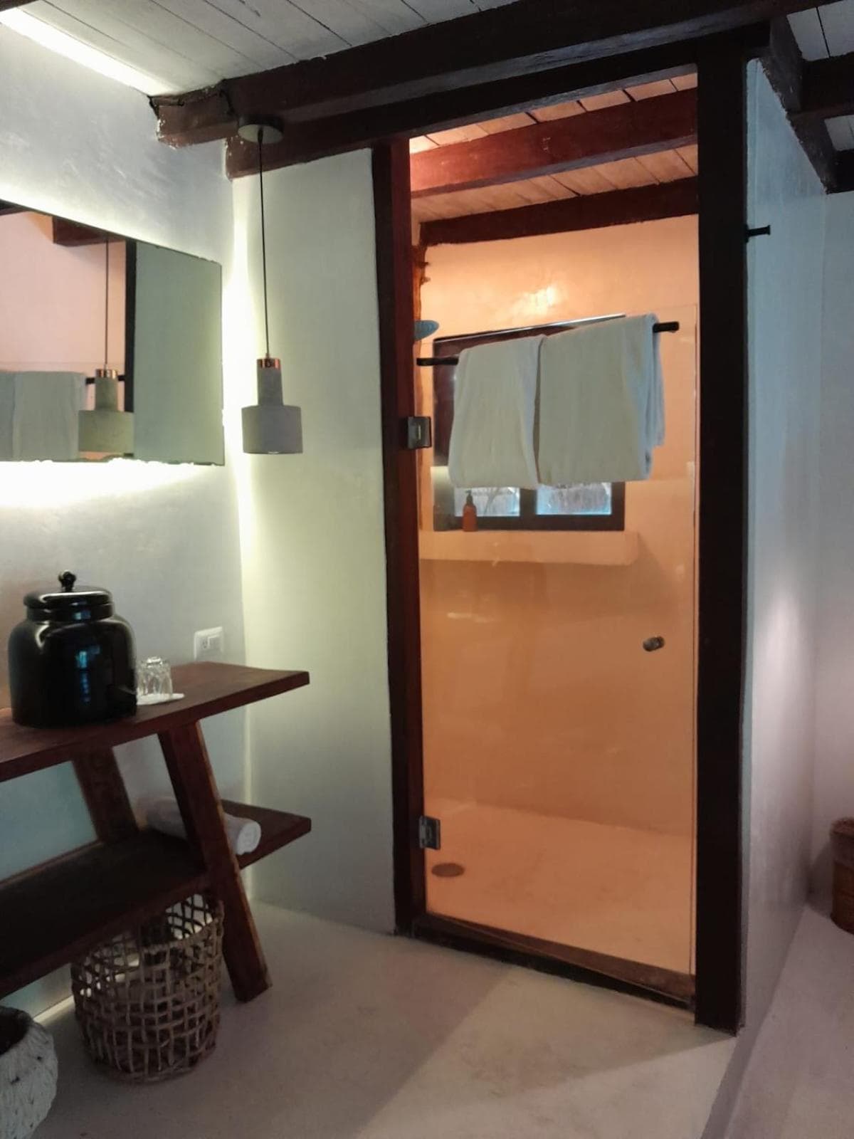 Amor Rooms — 28