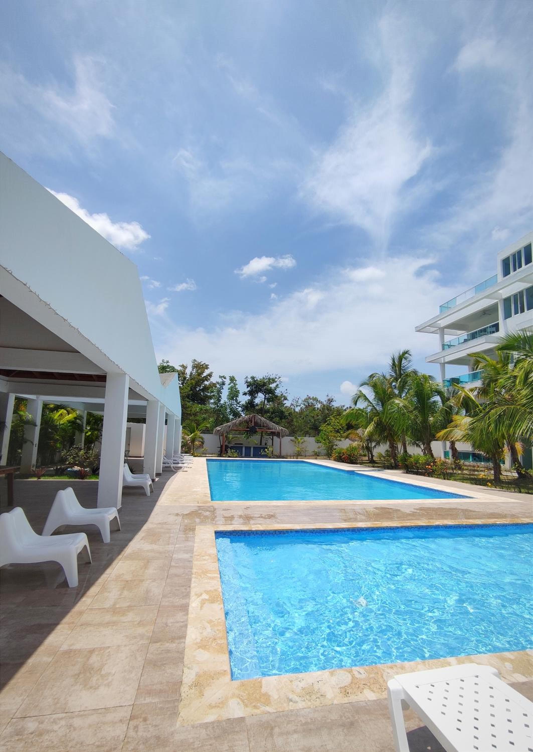 Chic Beach Apartment - 3 min to the Beach — 2