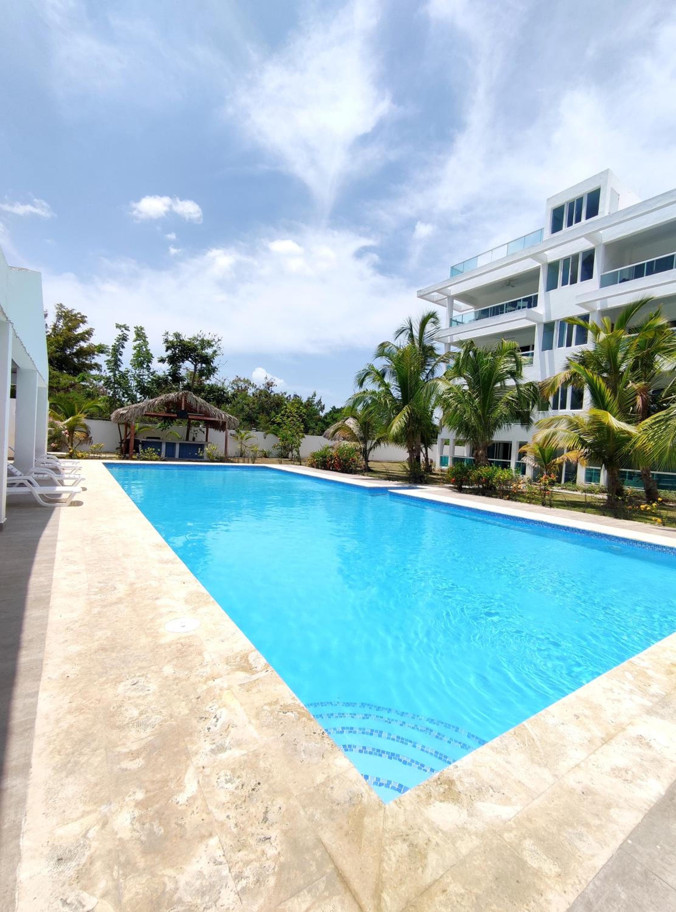 Chic Beach Apartment - 3 min to the Beach — 3