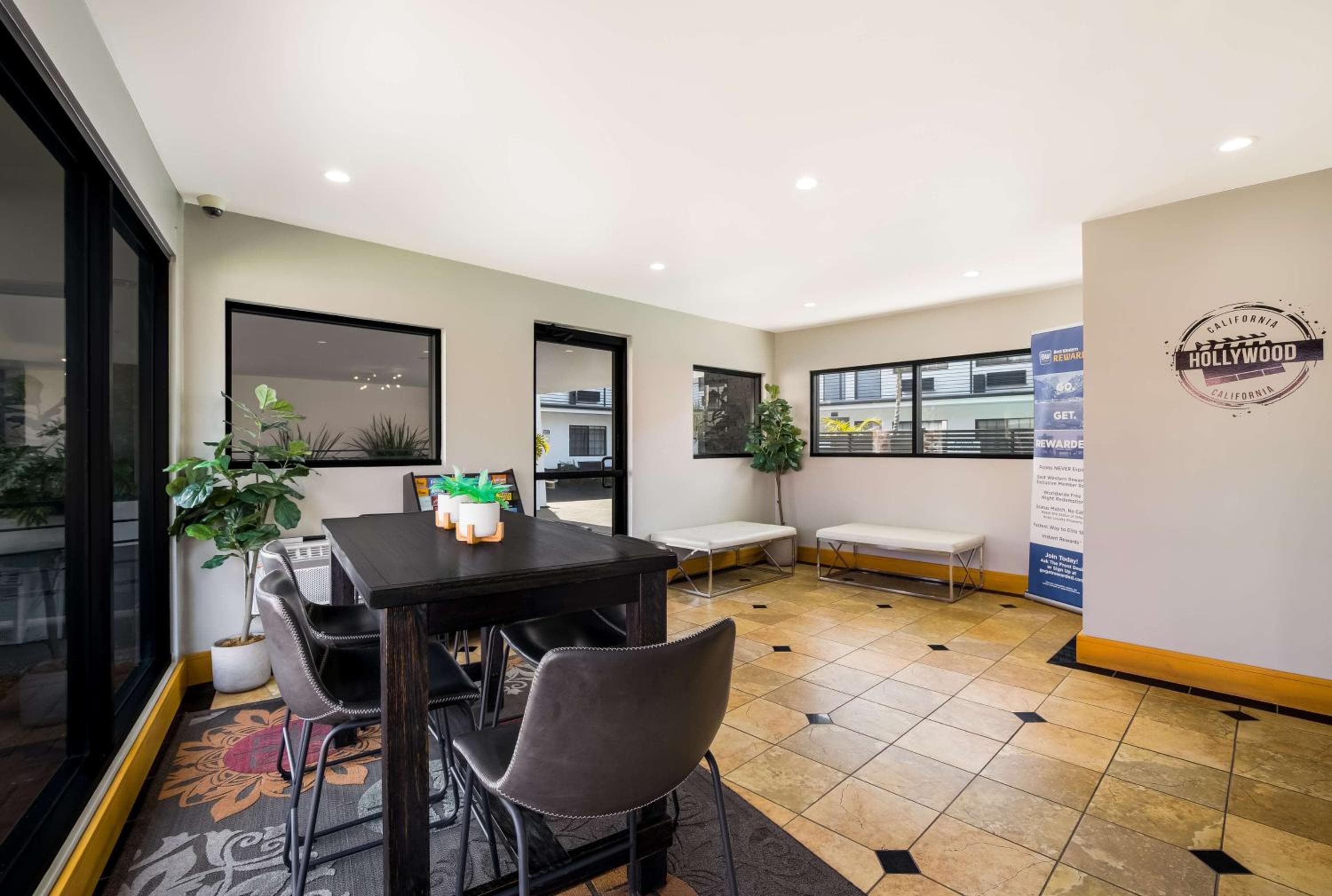 Sunset West Hotel, colección SureStay de Best Western — 5