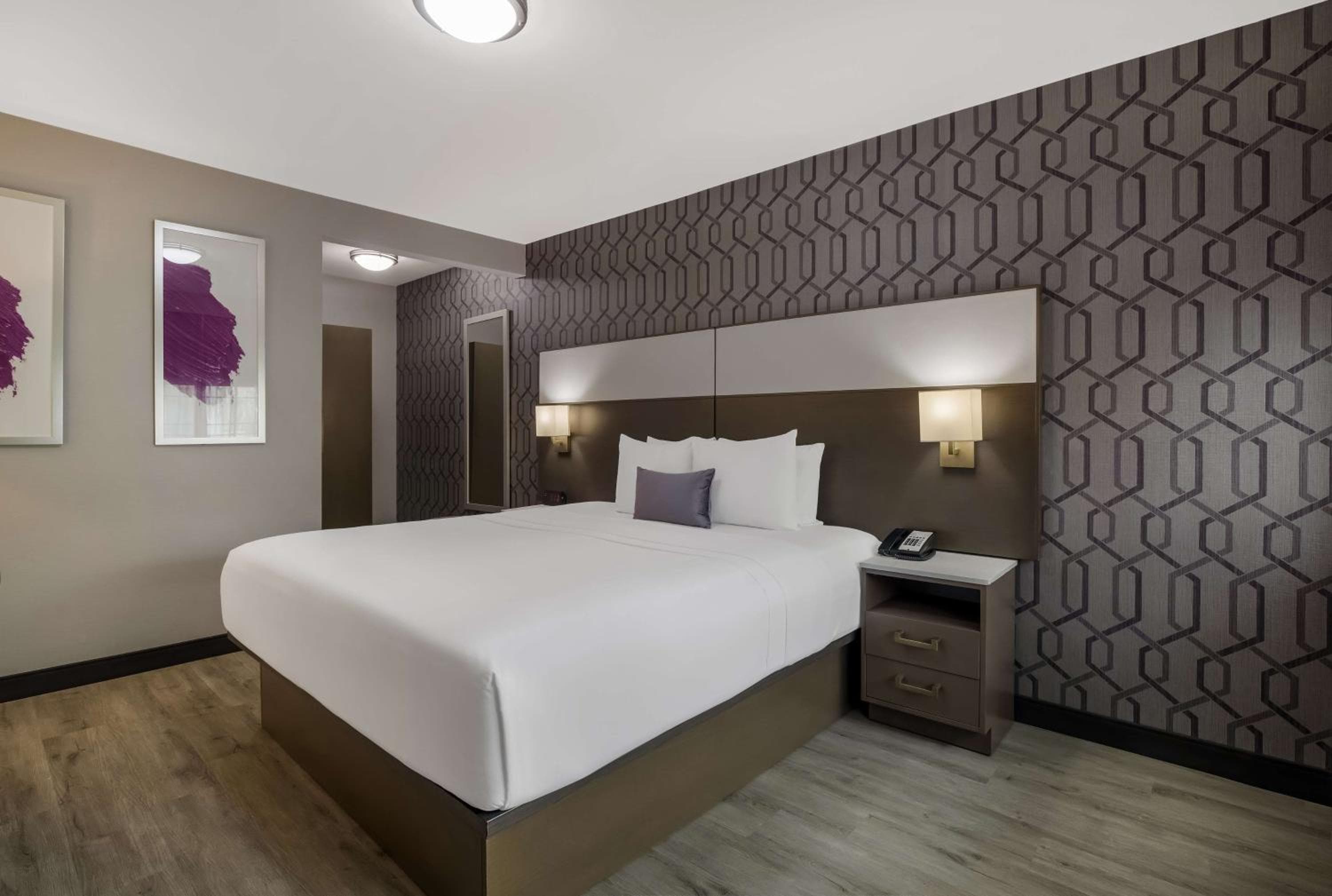 Sunset West Hotel, colección SureStay de Best Western — 17
