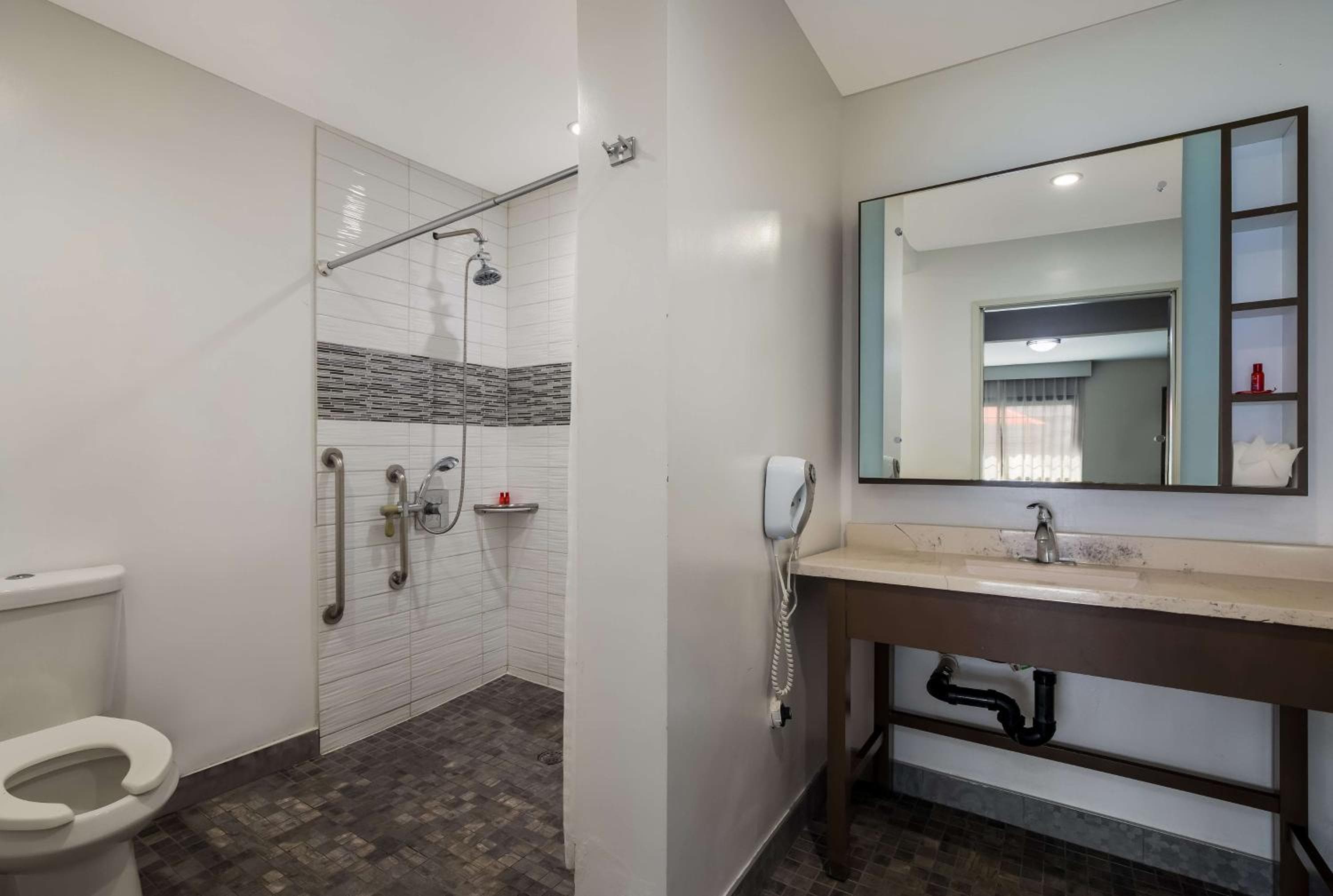 Sunset West Hotel, colección SureStay de Best Western — 12