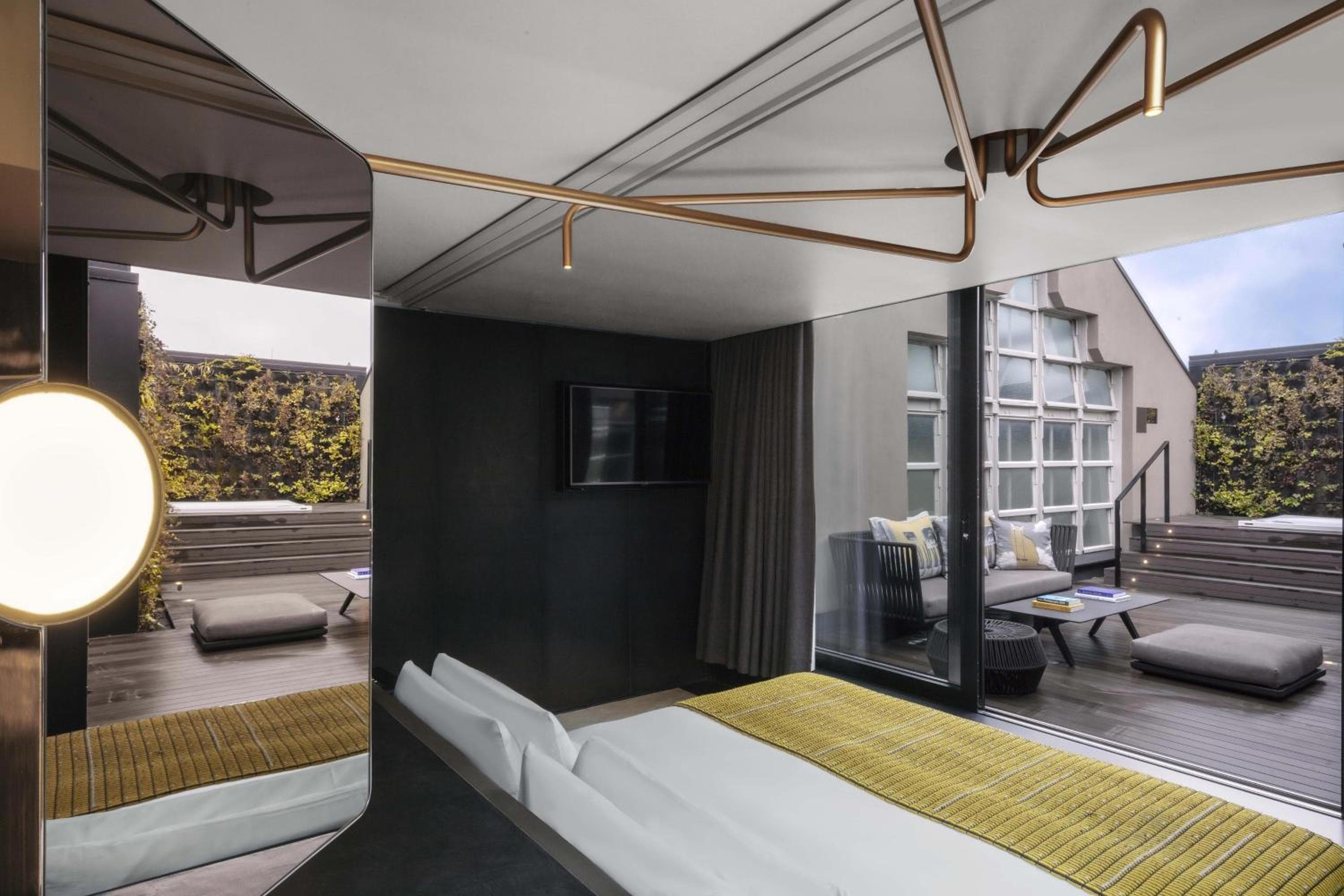 W Amsterdam — 22