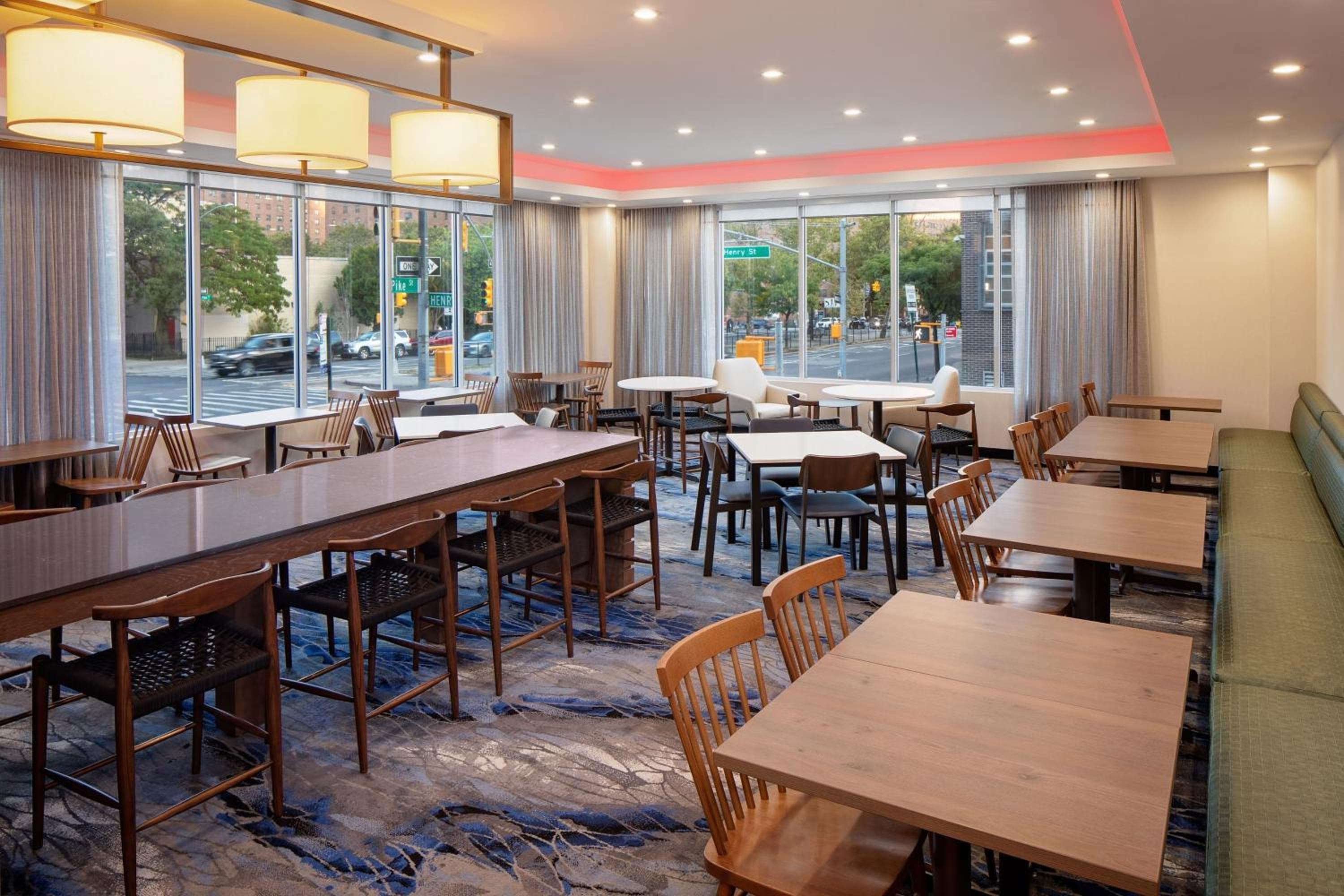 Fairfield Inn & Suites New York Manhattan/Downtown East — 14