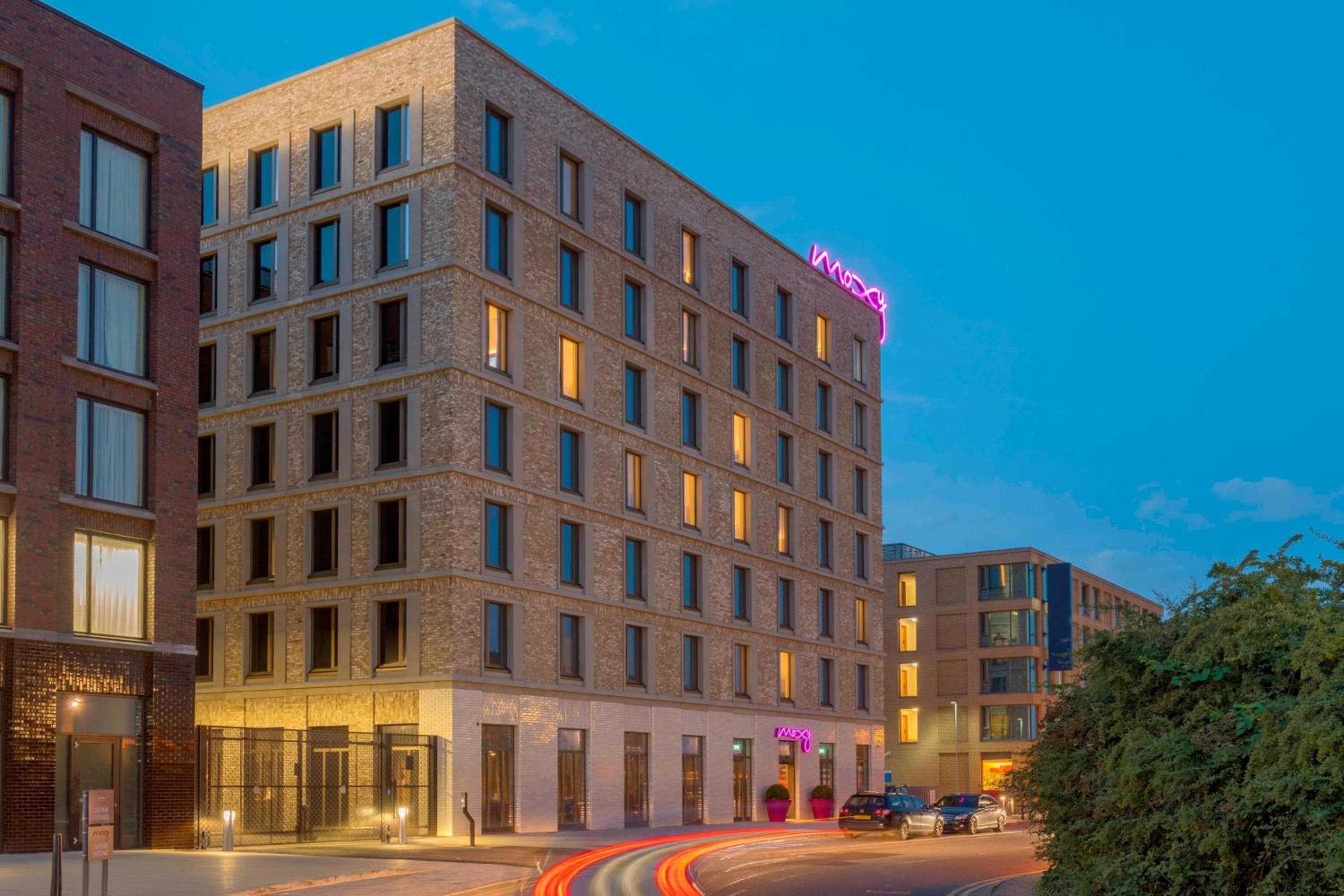 Moxy Londra Excel — 1