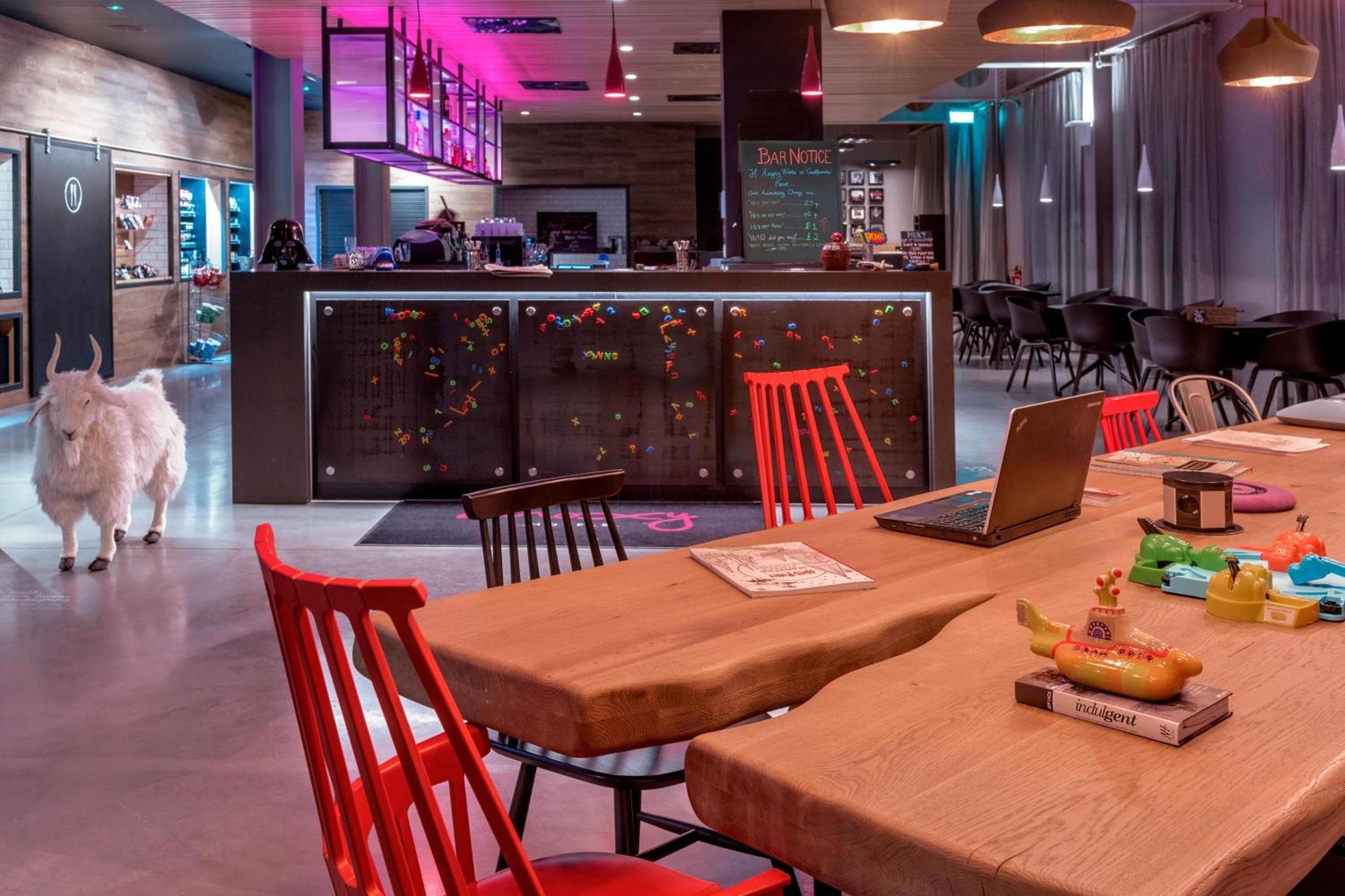Moxy Londra Excel — 12