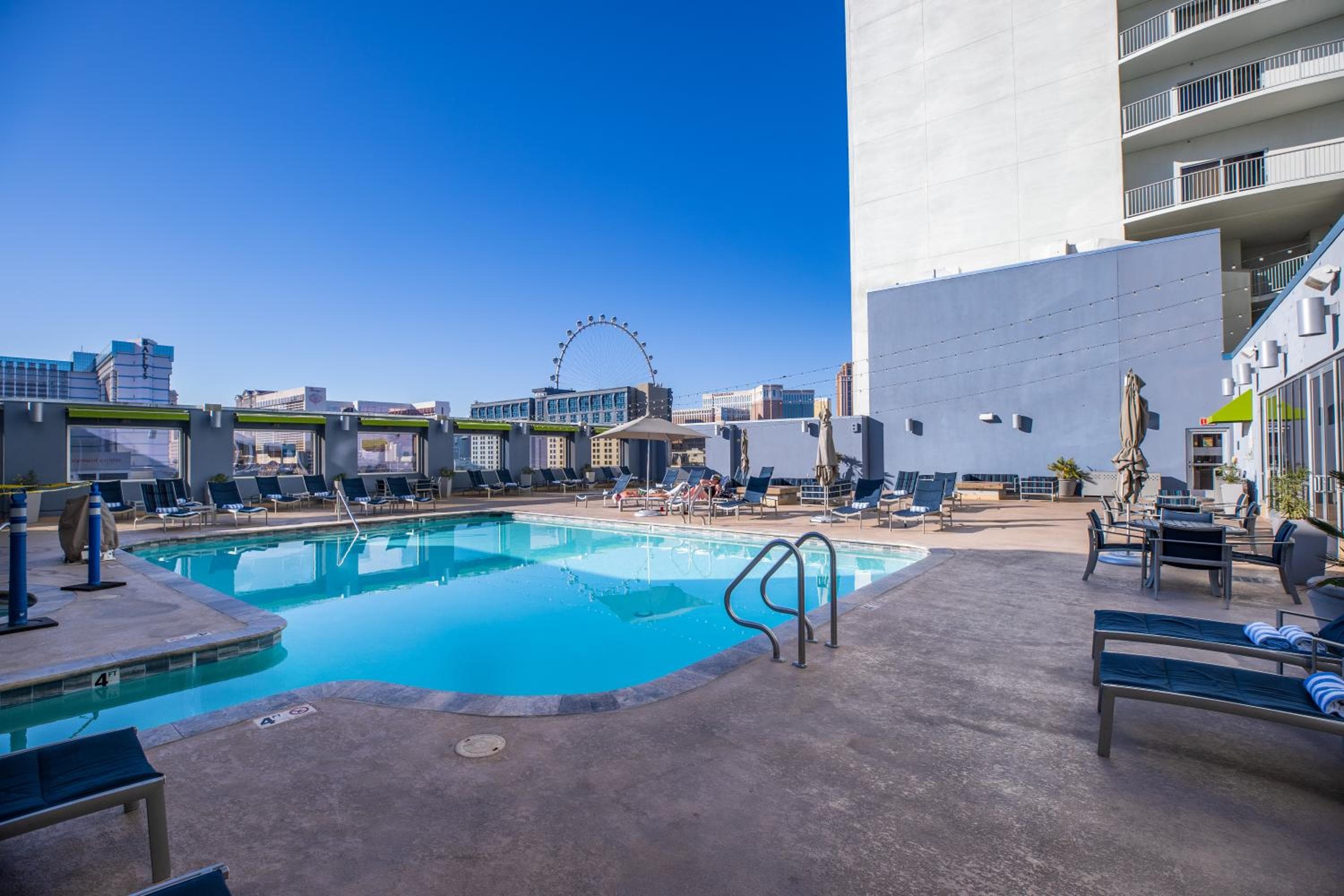 2100 SqFt Penthouse Suite W/ Strip Views! POOL GYM — 9