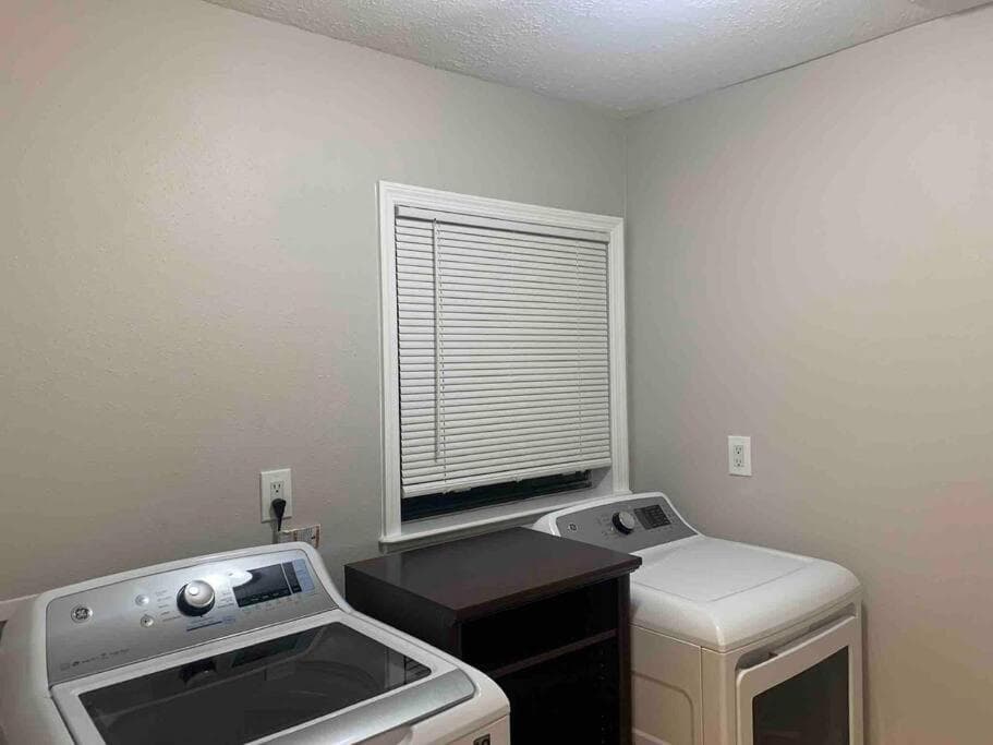 Zen Jungle House by Busch Gardens Sleeps 12 with Outdoor Games & Detached Play Space! — 14