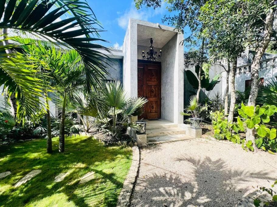 Casa Halo - Mansion, Nightclub, Pool, Sonos, Gated, Staff — 8