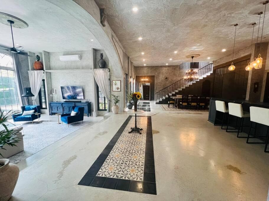 Casa Halo - Mansión LUX, piscina, Sonos, gimnasio, billar y personal — 28