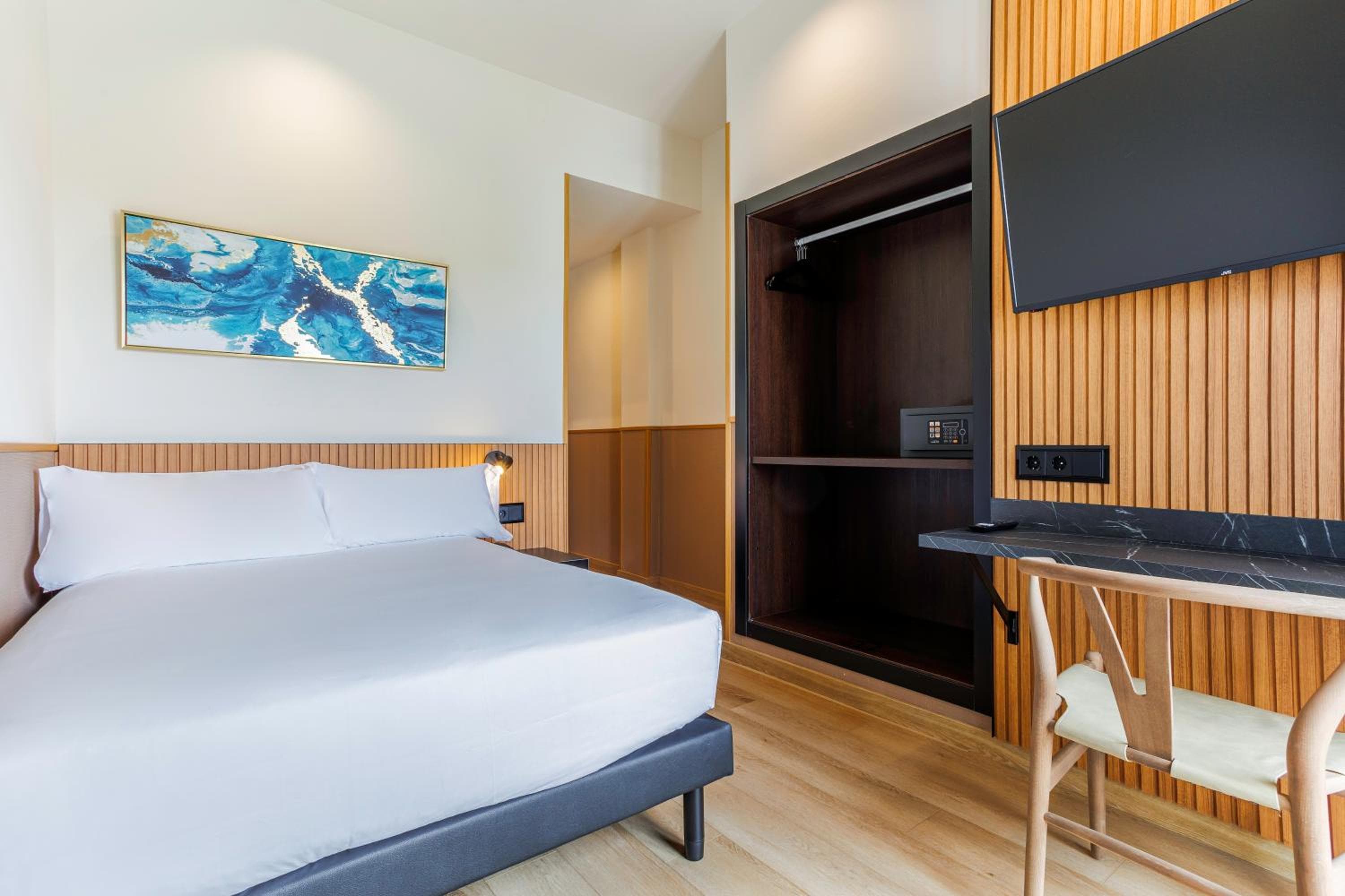 Hotel Acta Madfor — 8