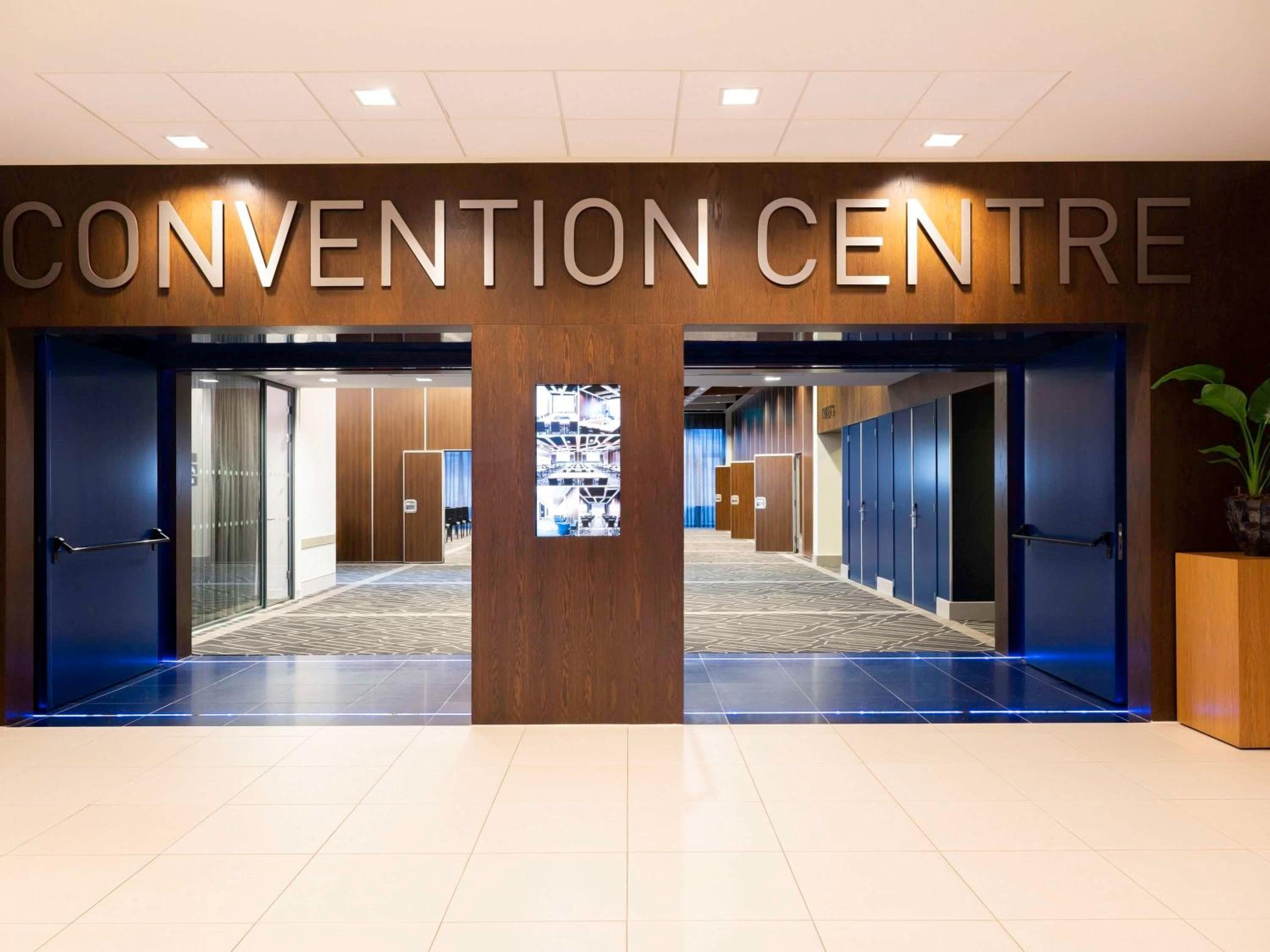 Novotel Amsterdam City — 7