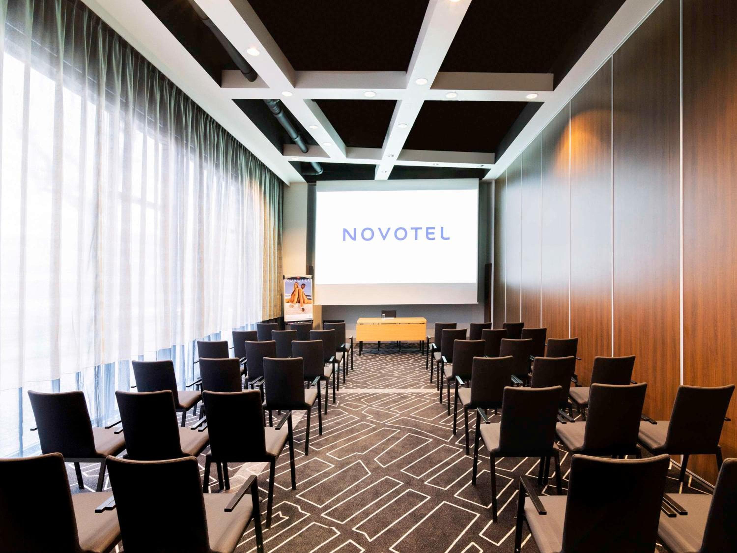 Novotel Amsterdam City — 9