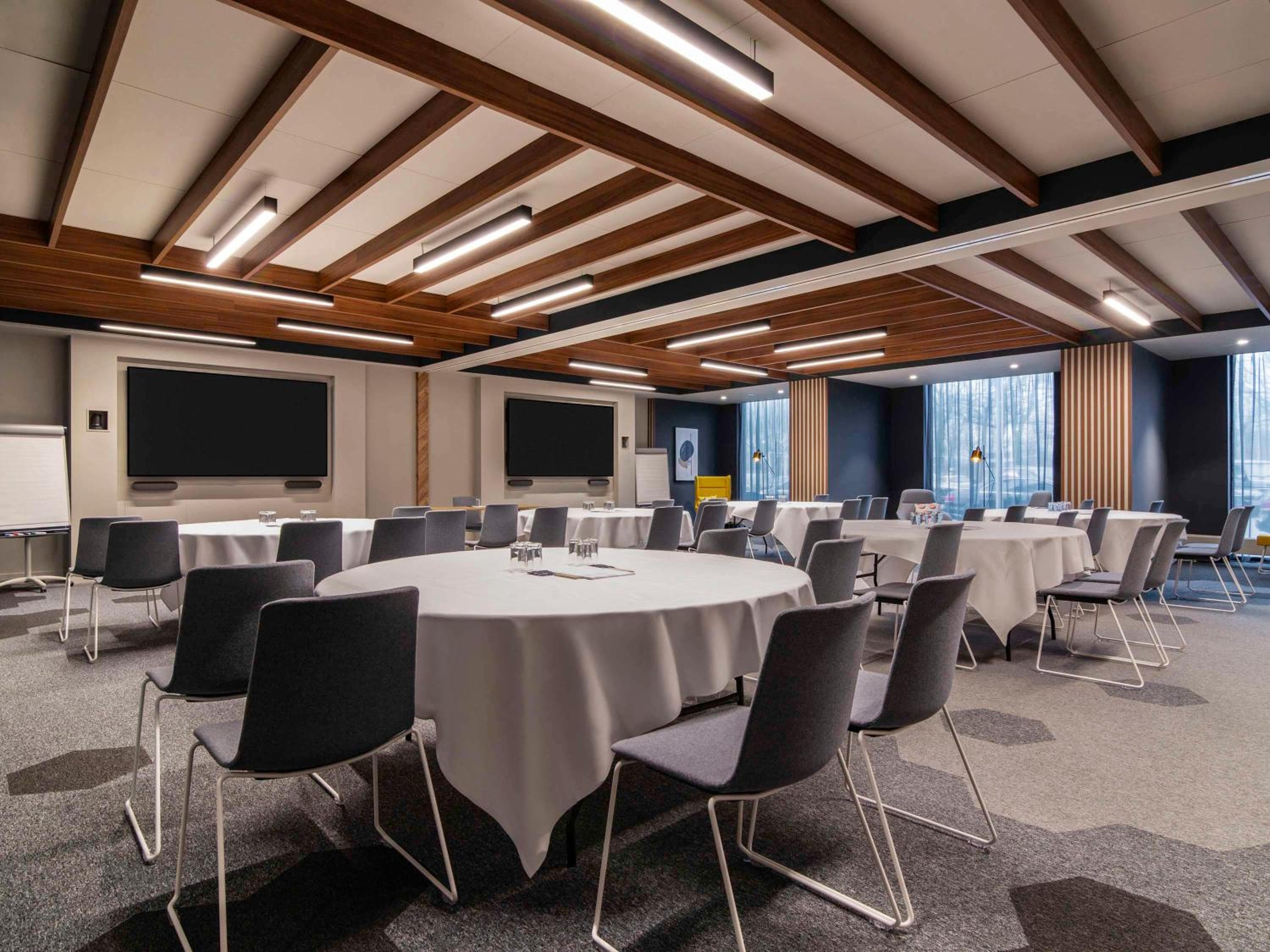 Novotel Amsterdam City — 8