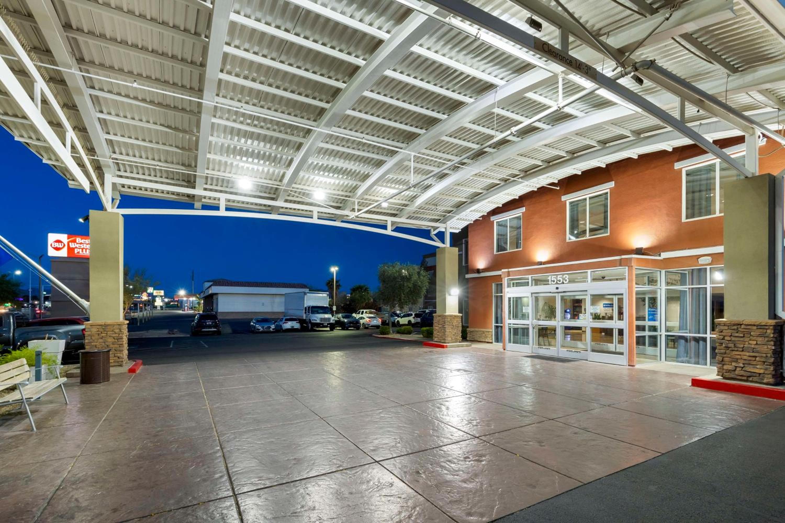 Best Western Plus Hotel Henderson — 24