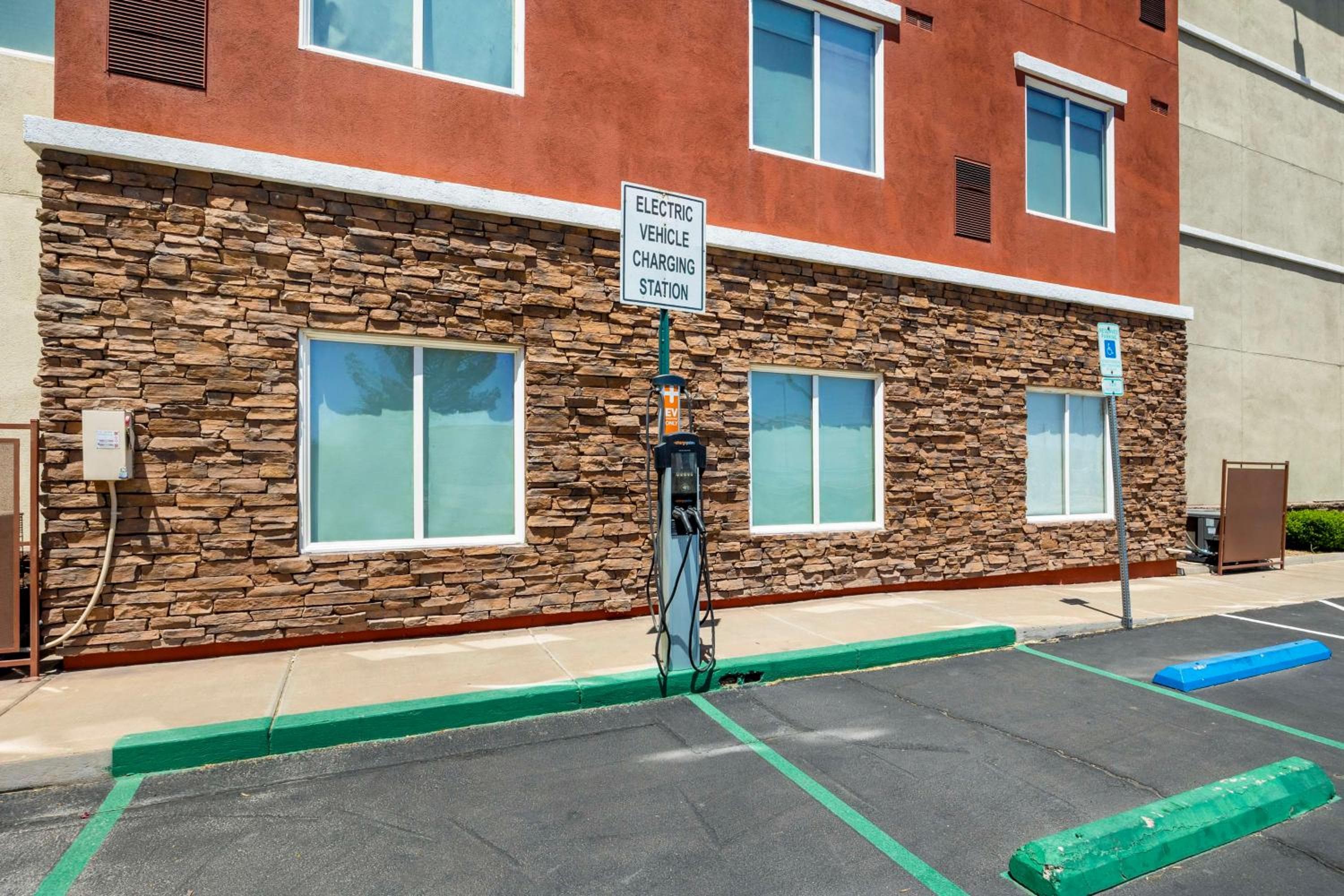 Best Western Plus Hotel Henderson — 25