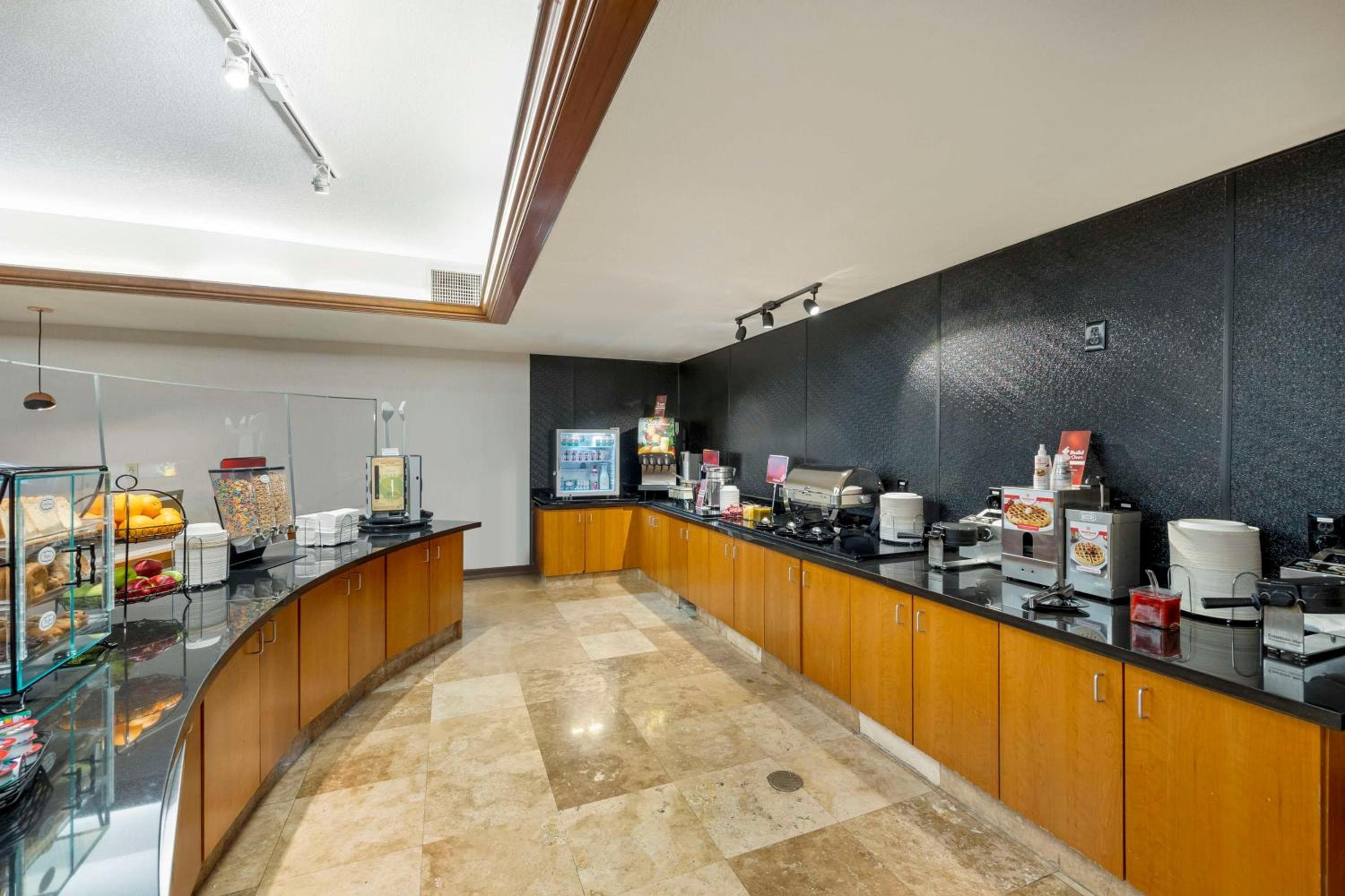 Best Western Plus Hotel Henderson — 28