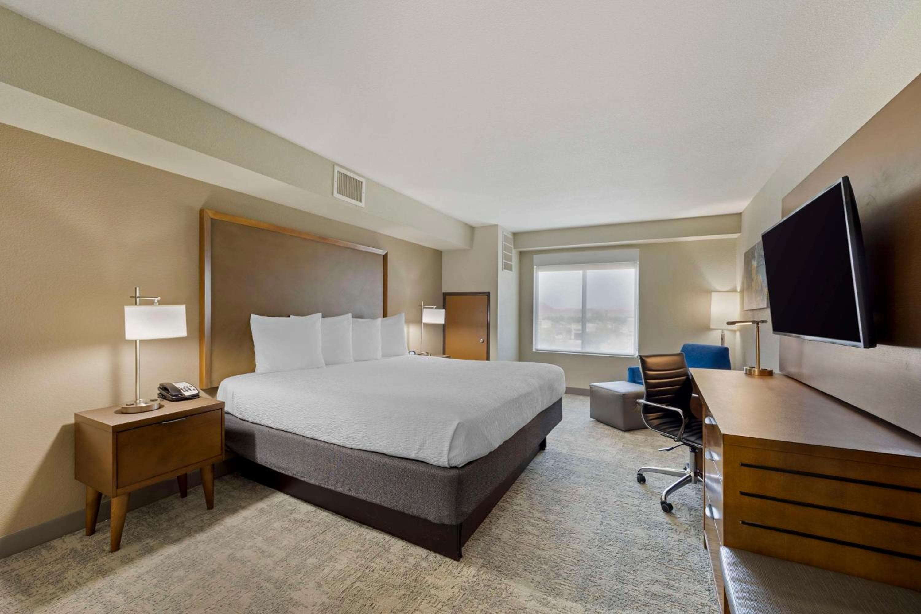 Best Western Plus Hotel Henderson — 10