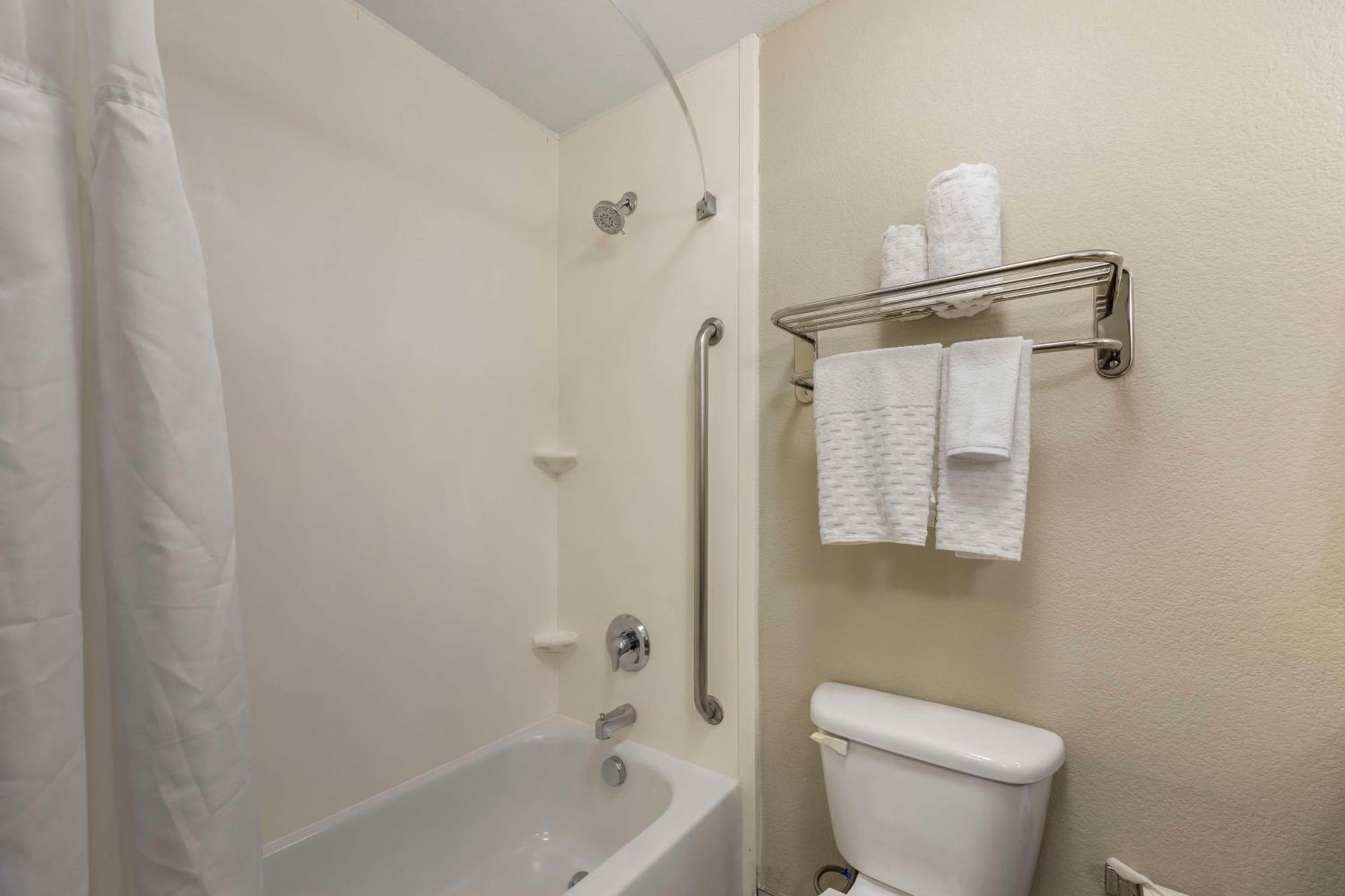Best Western Plus Hotel Henderson — 23