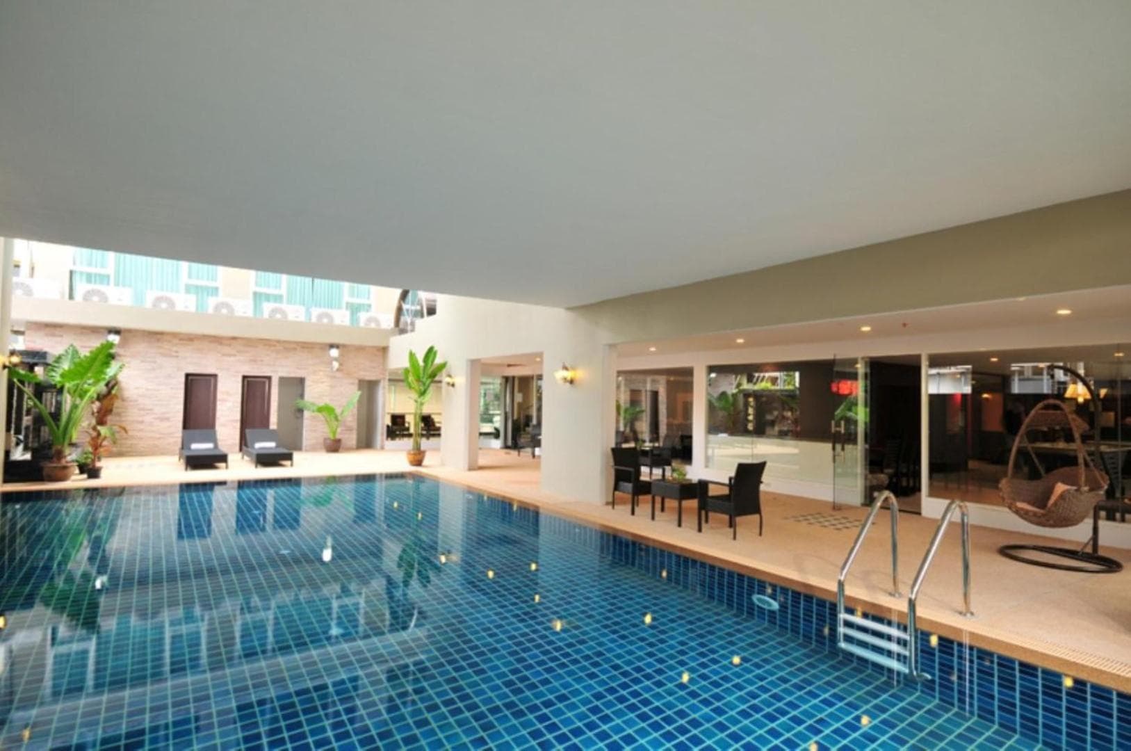 Boss Suites Nana Hotel — 6