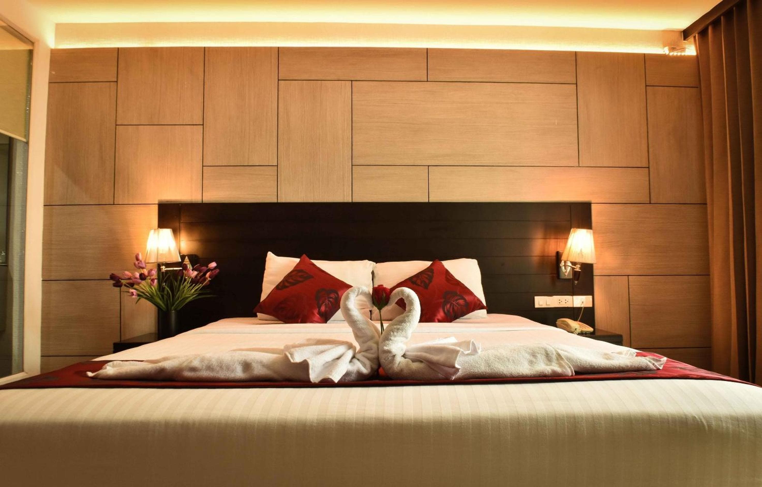 Boss Suites Nana Hotel — 15
