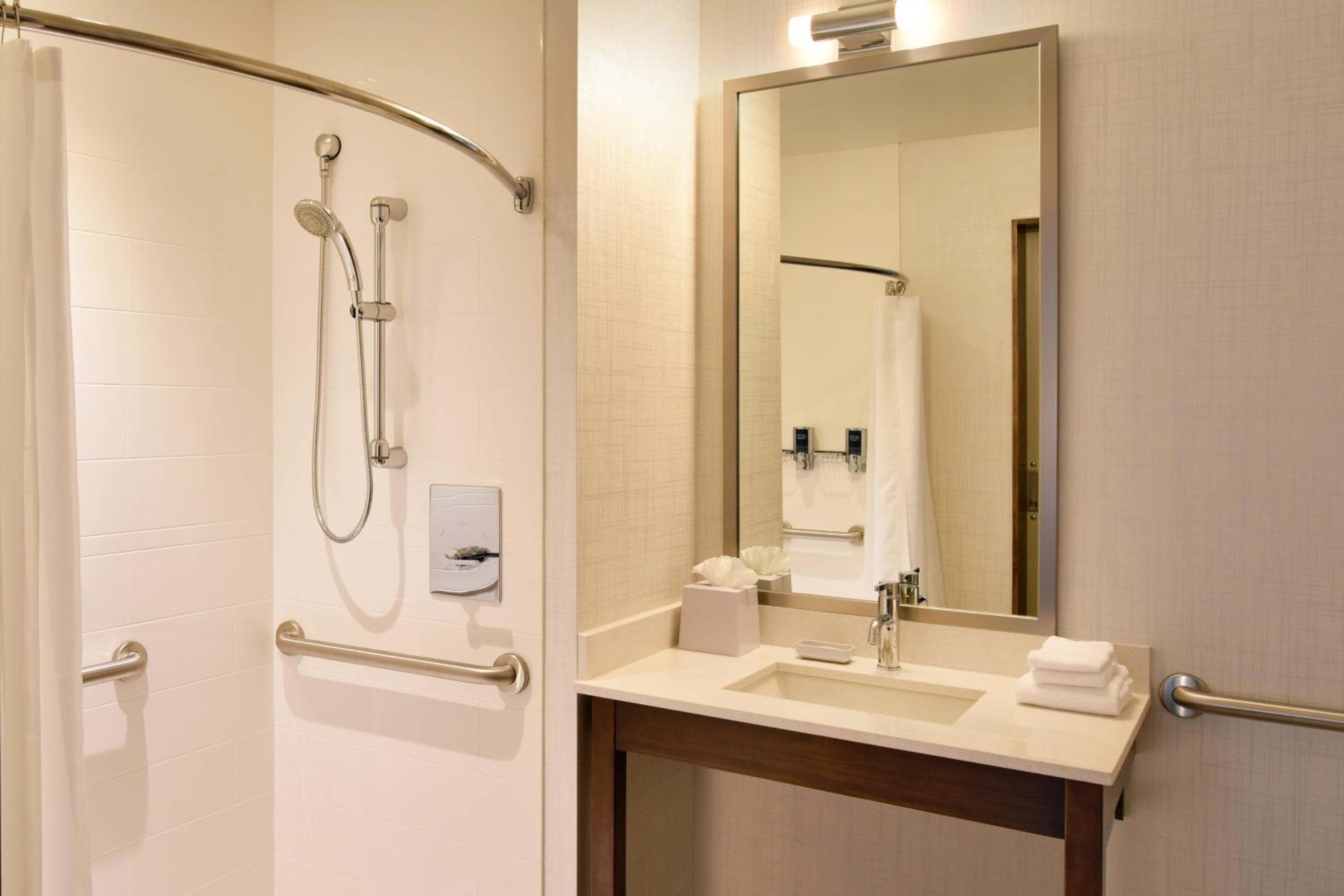 Cuatro puntos por Sheraton Coral Gables — 11