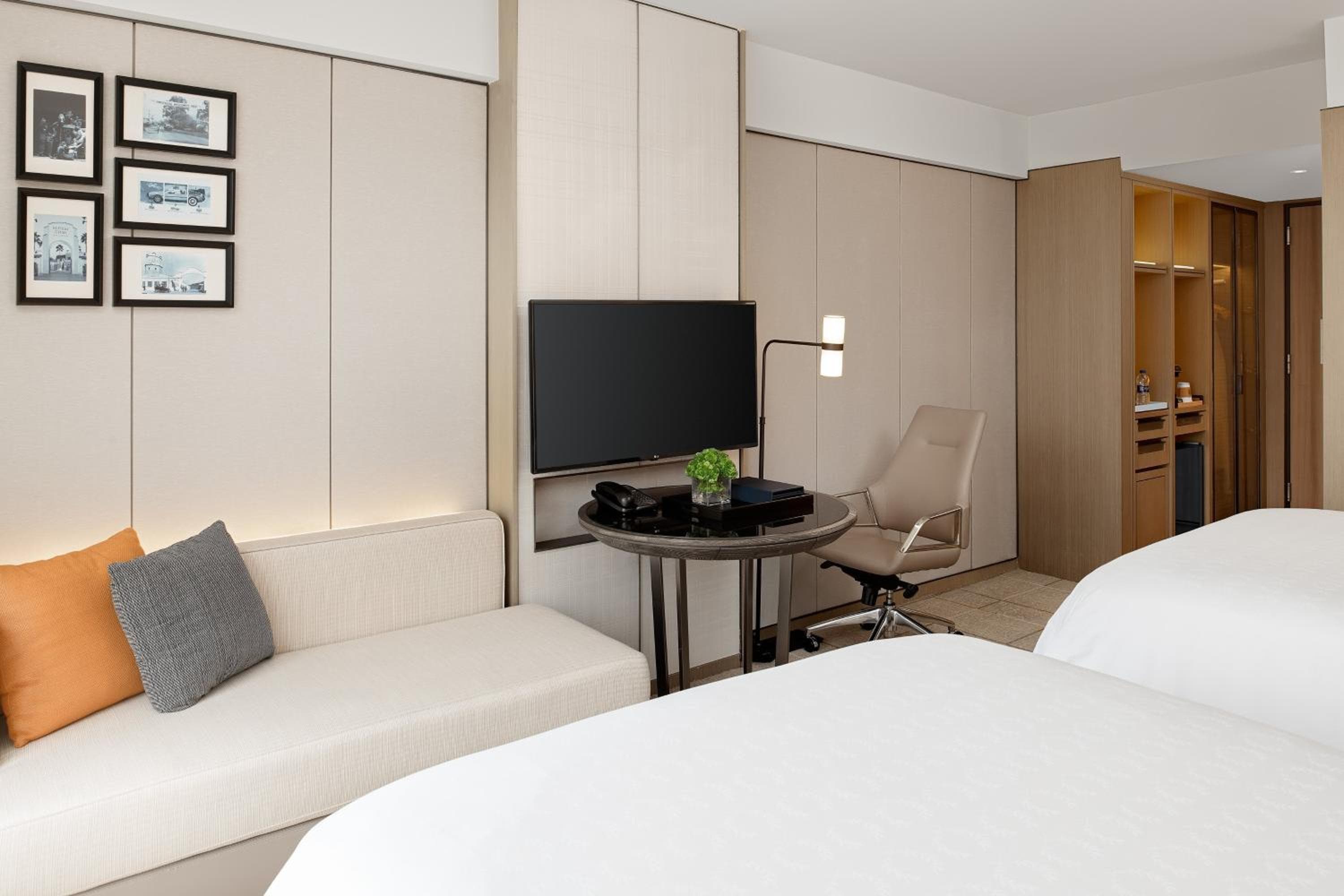 Sheraton Universal hotel, 333 Universal Hollywood Drive, Los Angeles, United States — photo 21