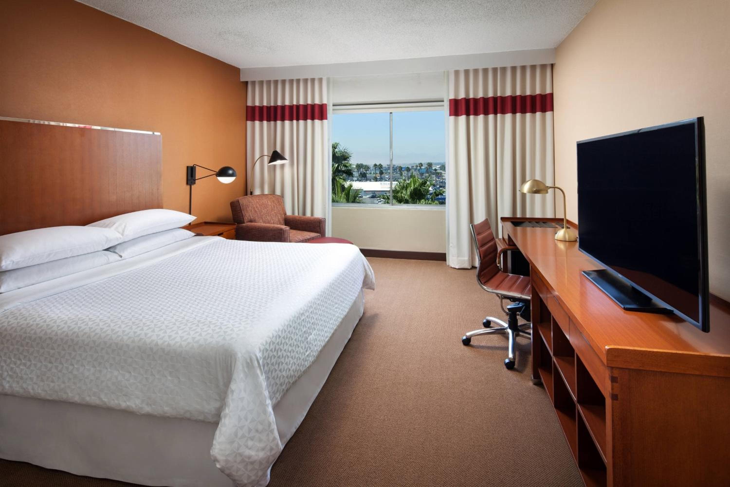 Four Points by Sheraton Aeropuerto Internacional de Los Ángeles — 14