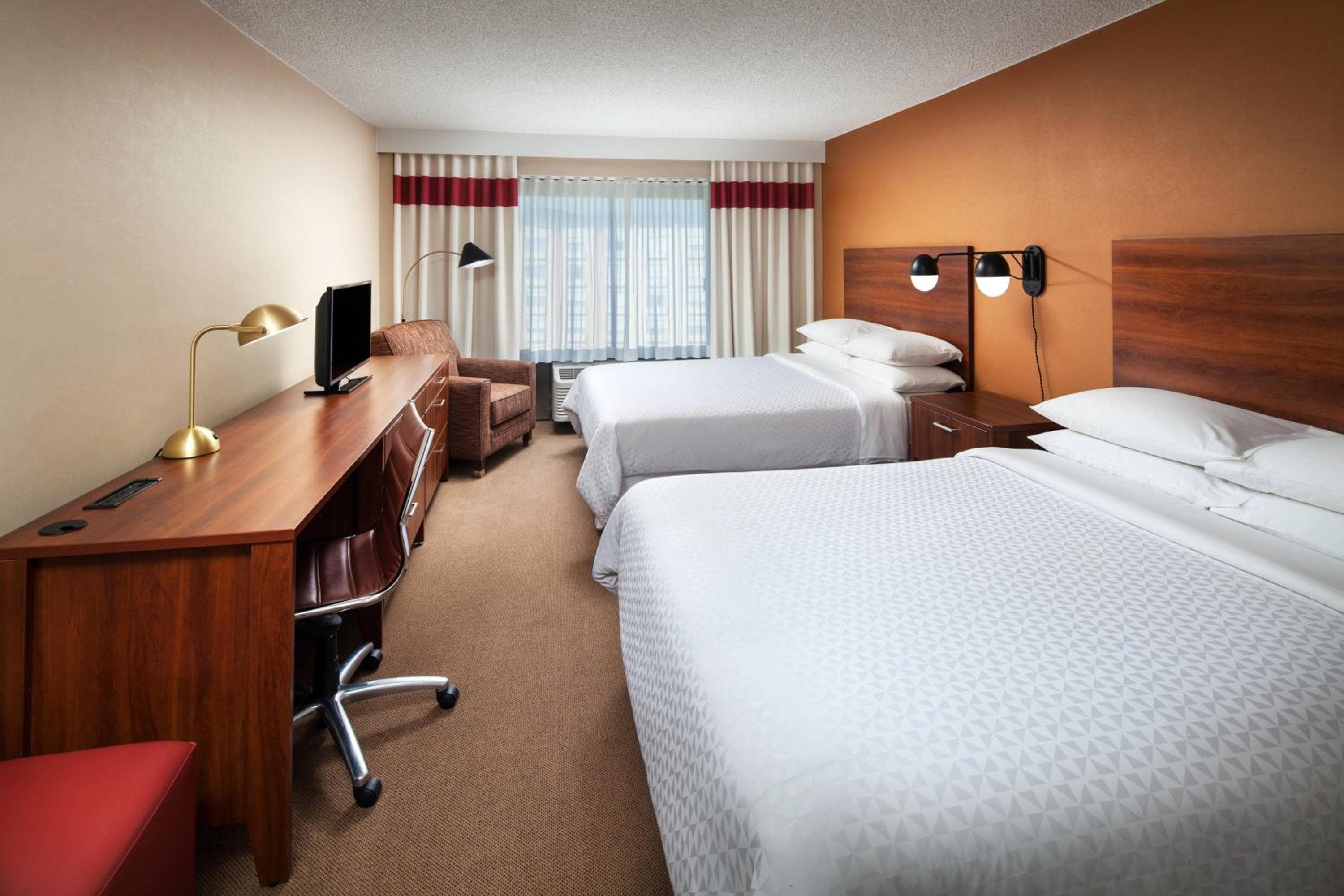 Four Points by Sheraton Aeropuerto Internacional de Los Ángeles — 18