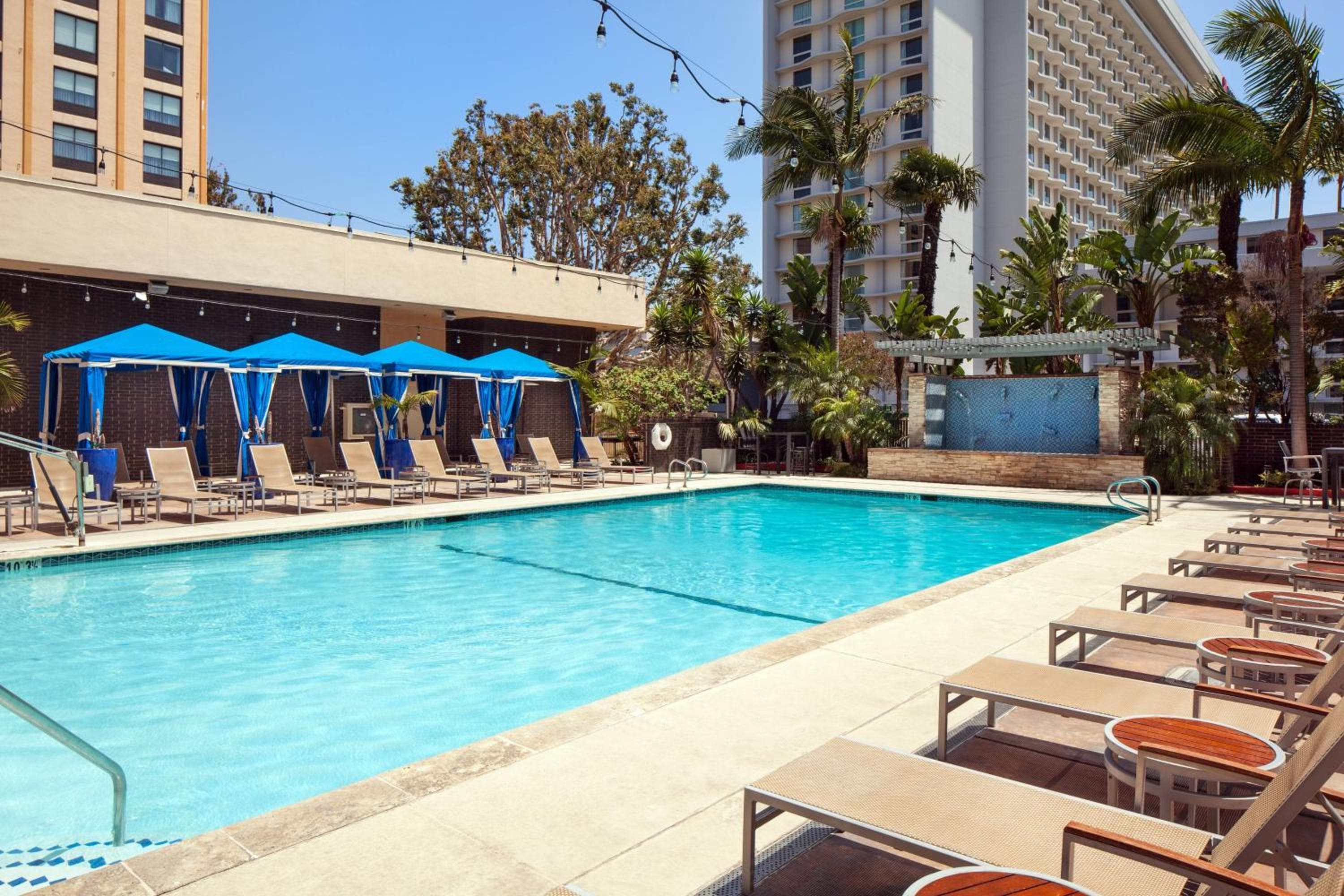 Four Points by Sheraton Los Angeles International Airport — 11