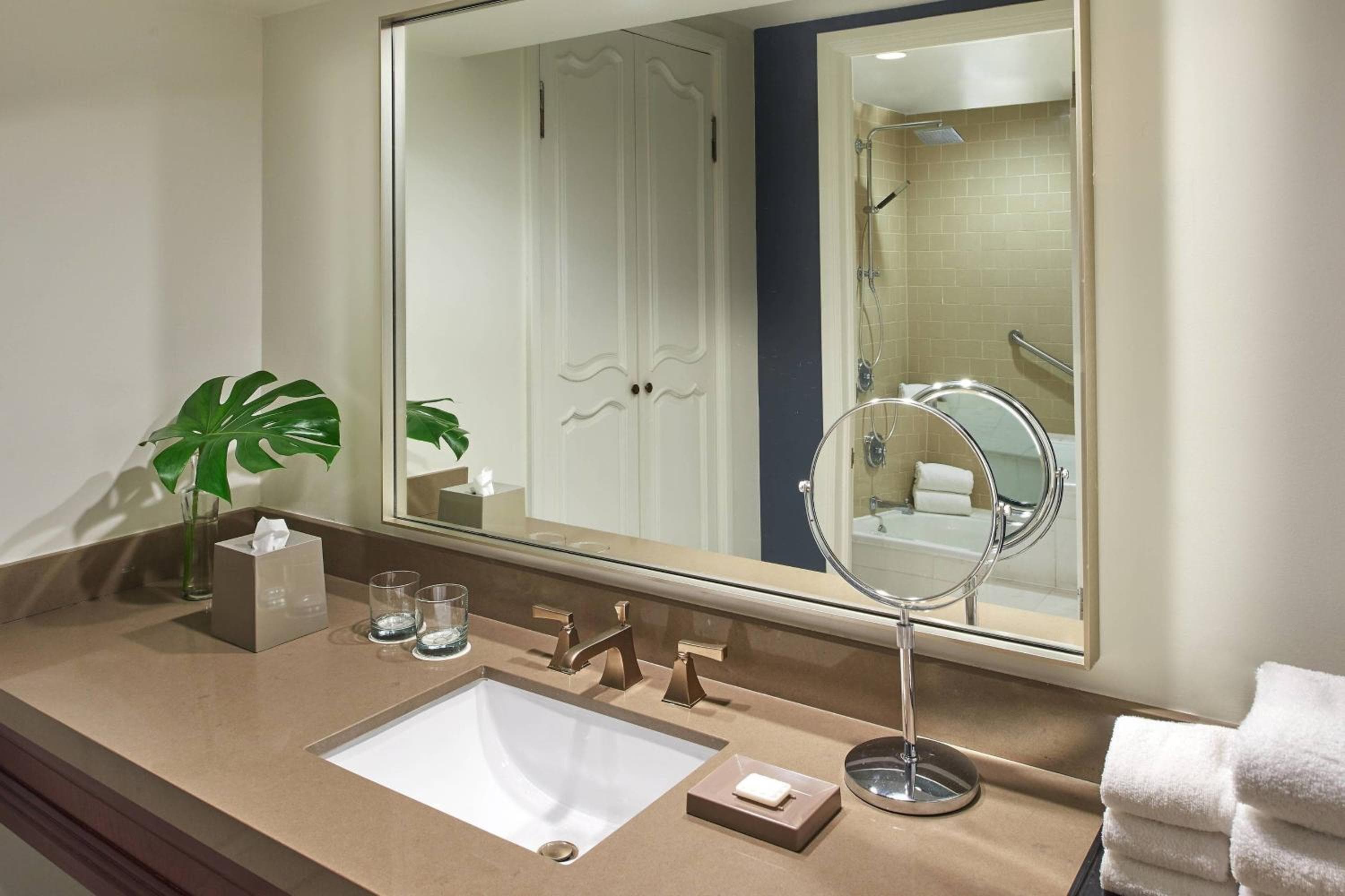 Hotel Colonnade Coral Gables, Collezione di autografi — 6