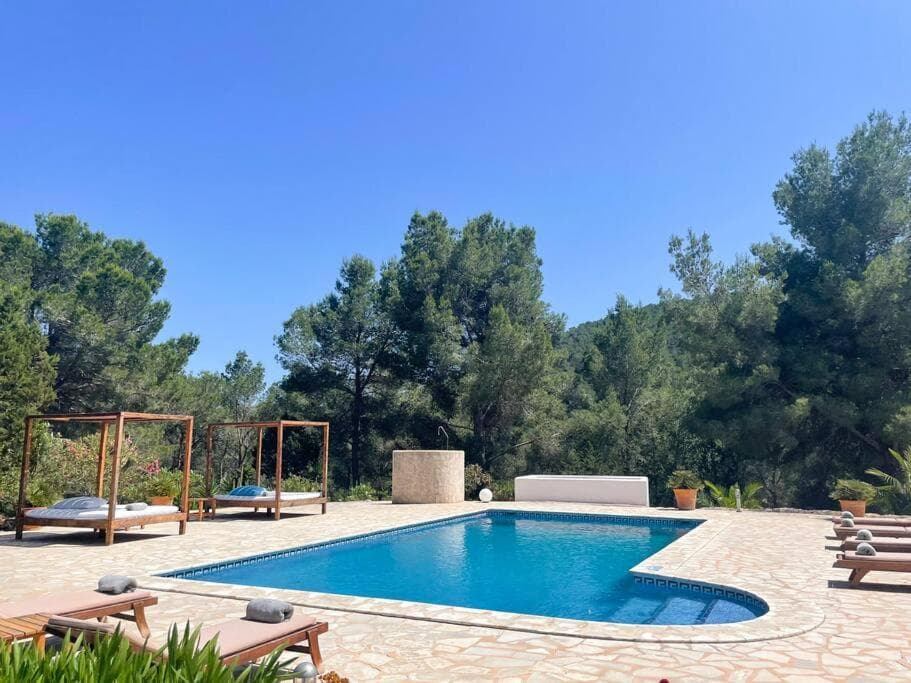 Fully equipped villa with Pool and Gym — 16