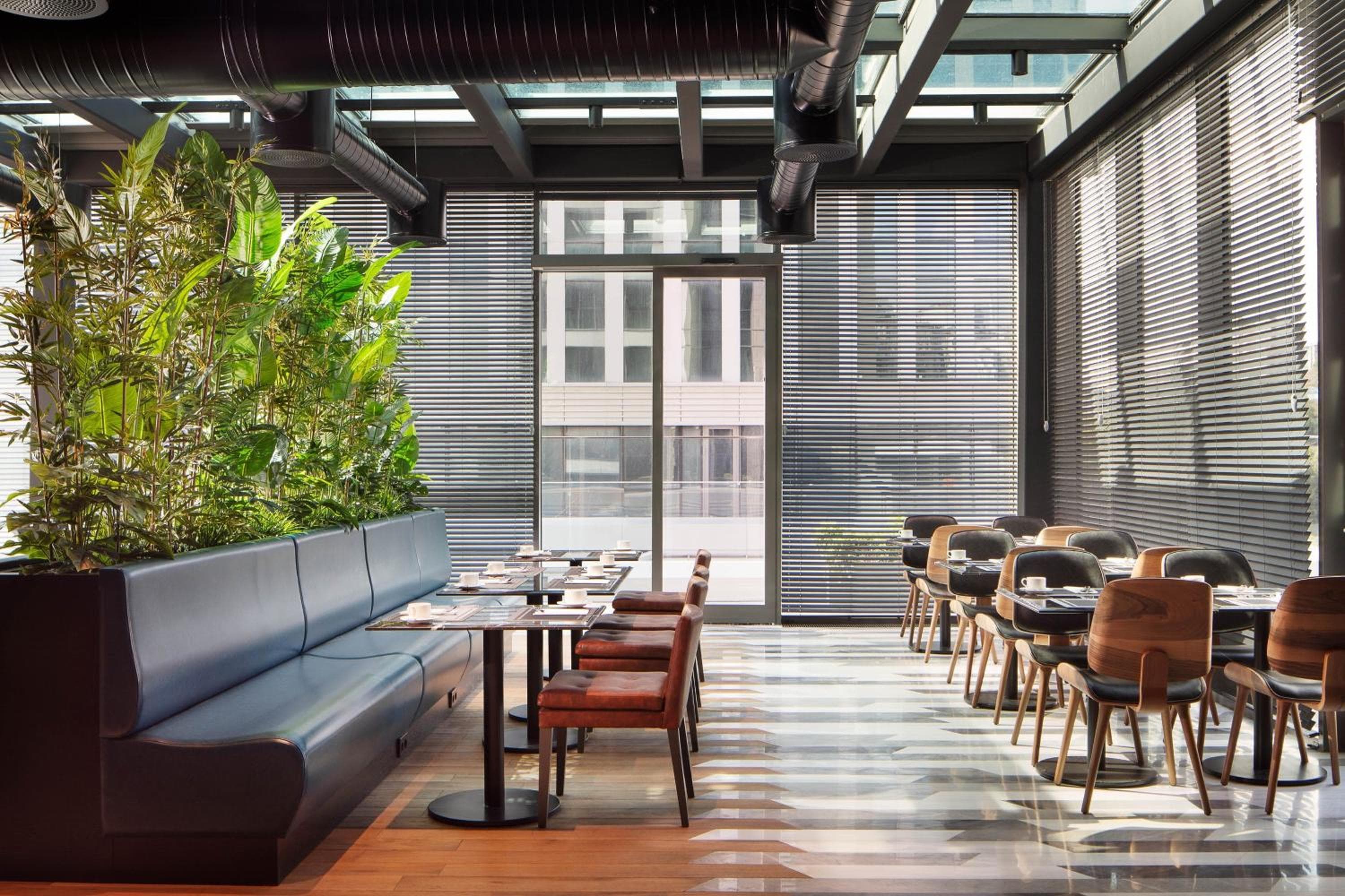 Four Points by Sheraton Estambul Kagithane — 16