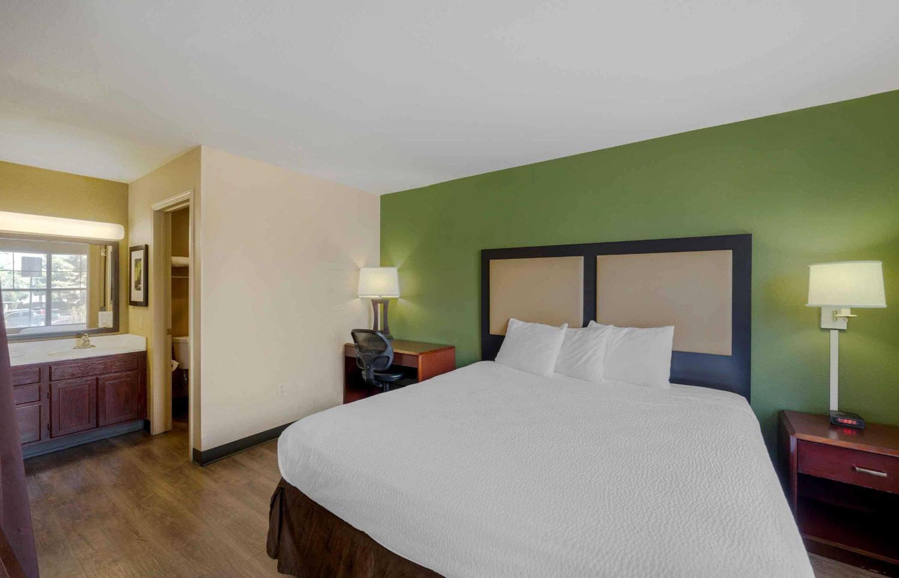 MainStay Suites Las Vegas Flamingo — 8