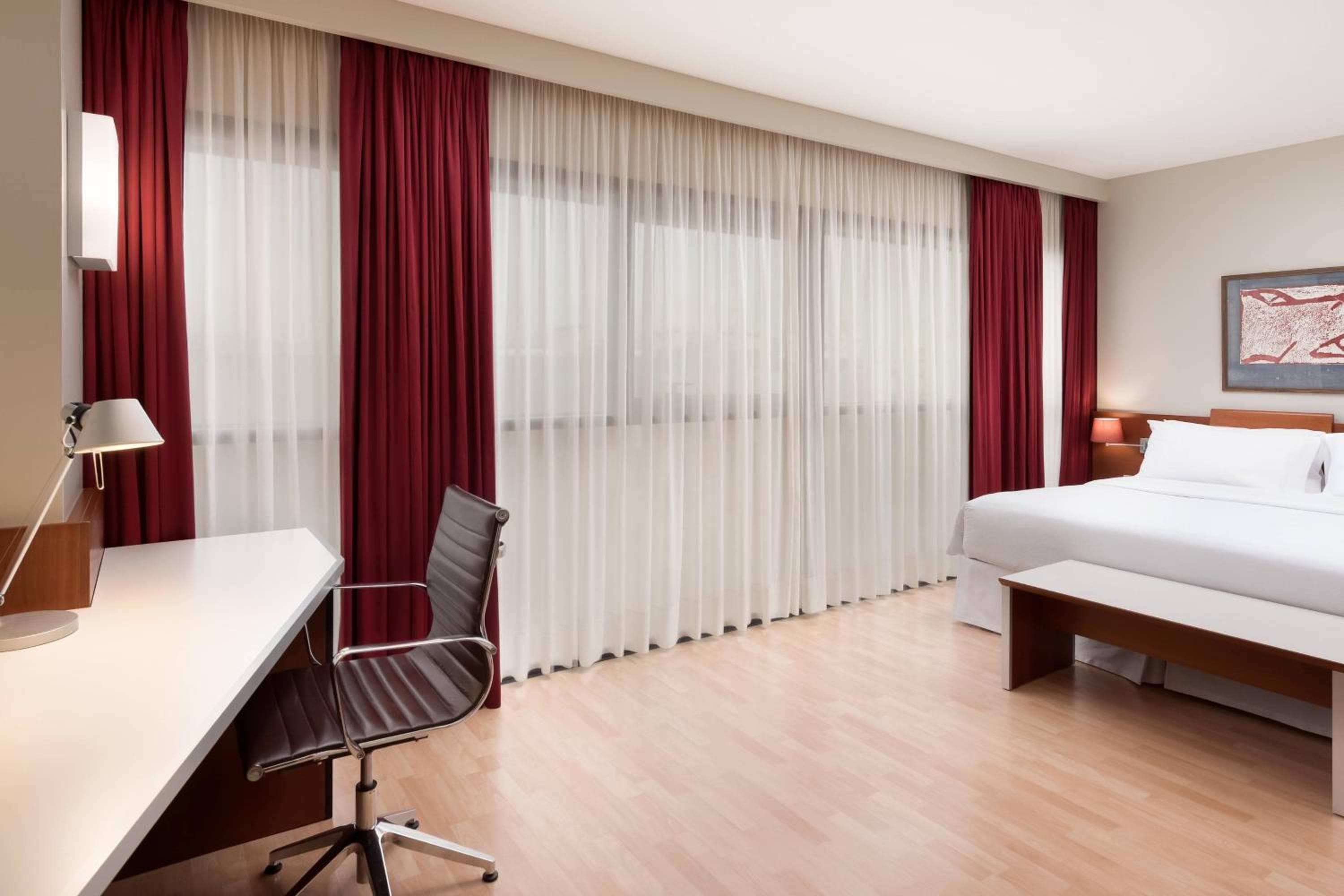 Cuatro Puntos by Sheraton Barcelona Diagonal — 19
