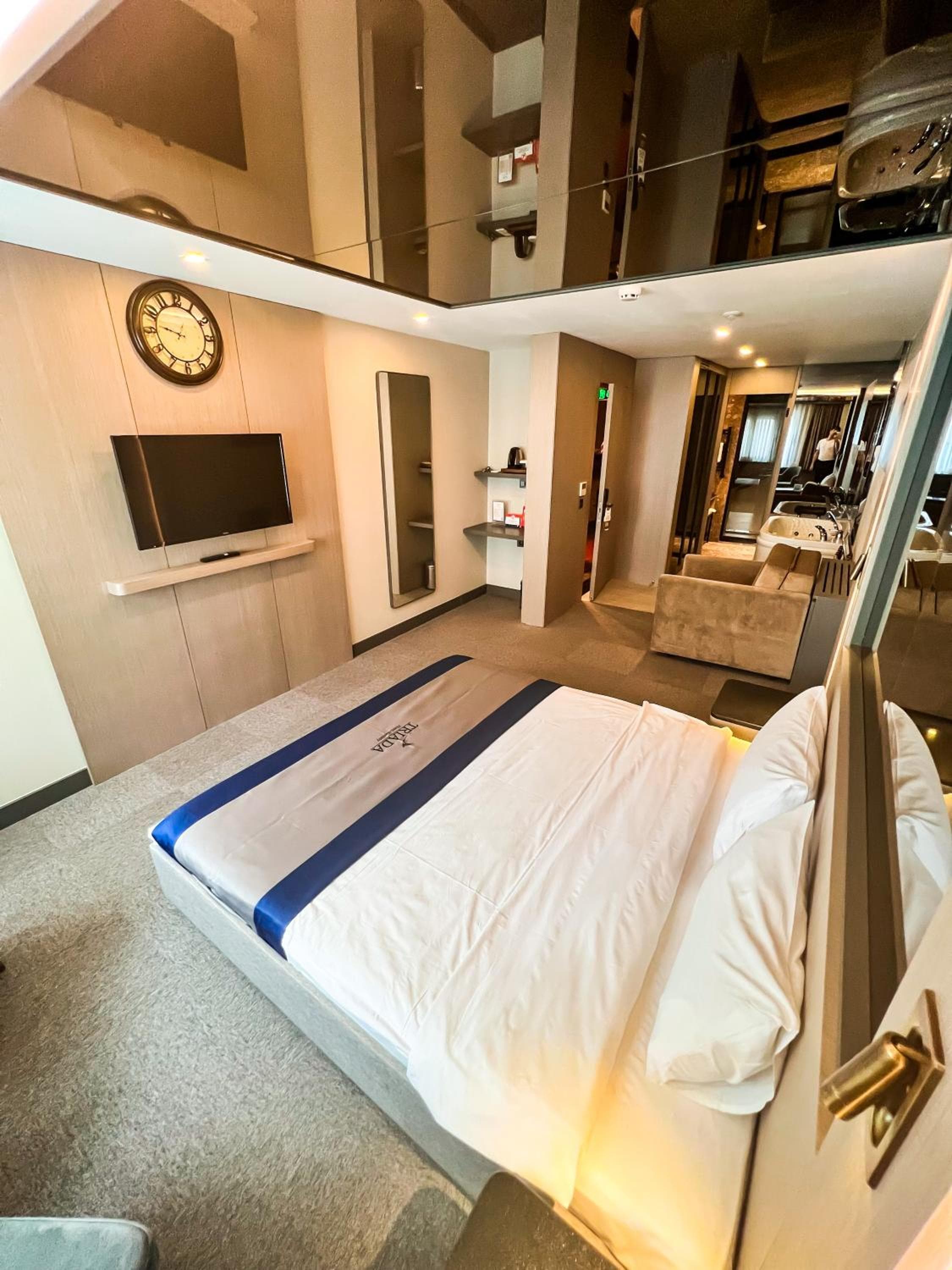 Triada Hotel Karaköy — 20