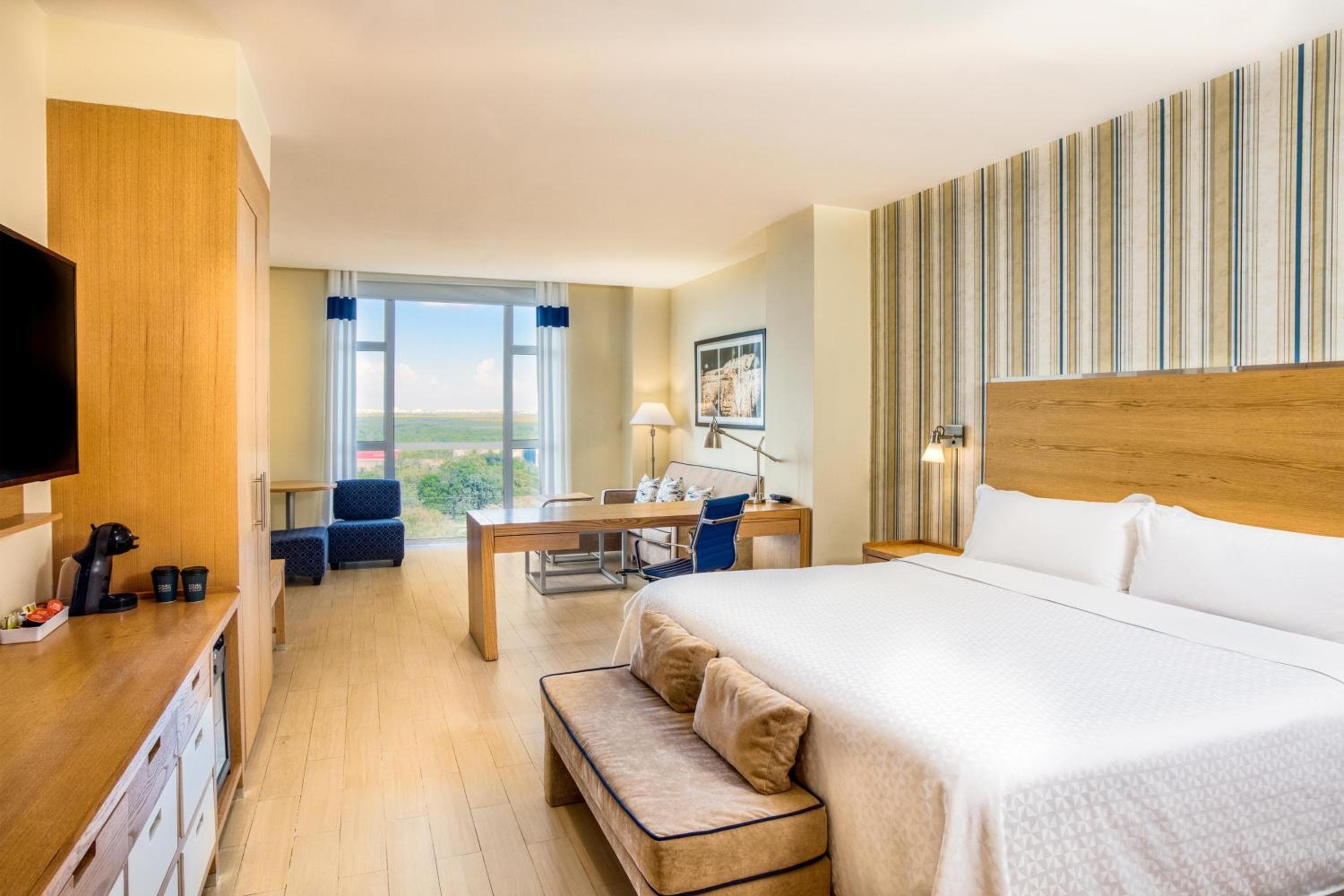 Four Points by Sheraton Cancun Centro — 15