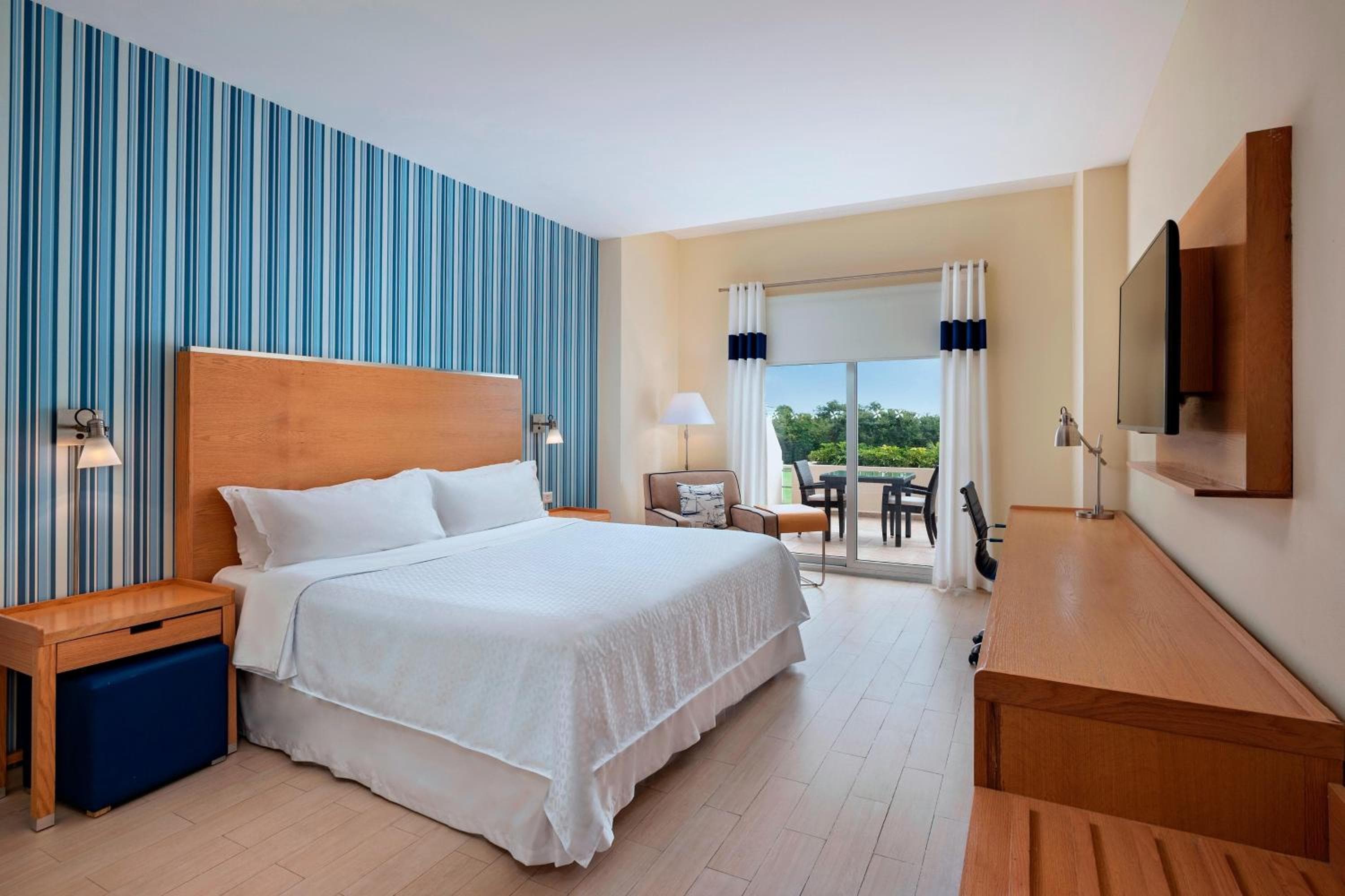 Four Points by Sheraton Cancun Centro — 10