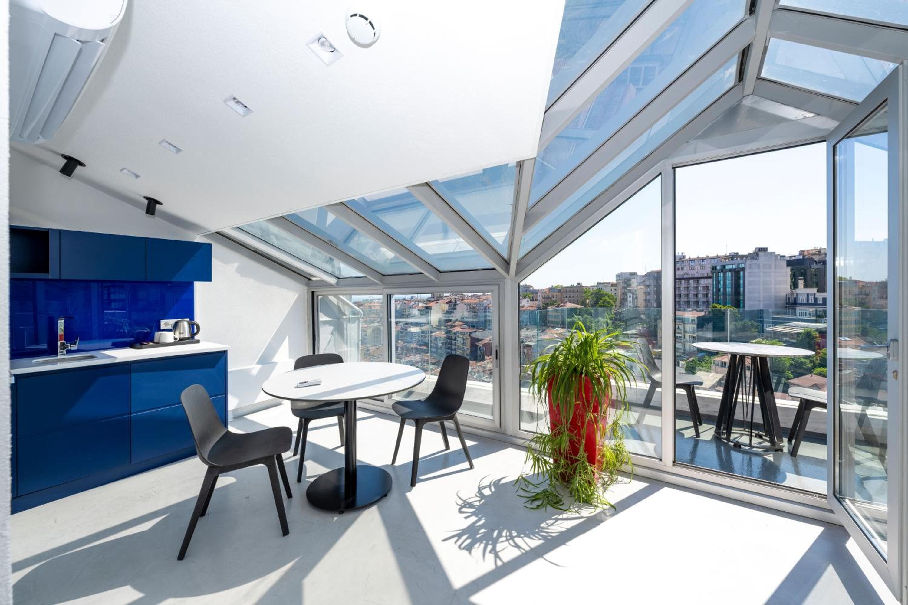 Juno Hotel Taksim — 11