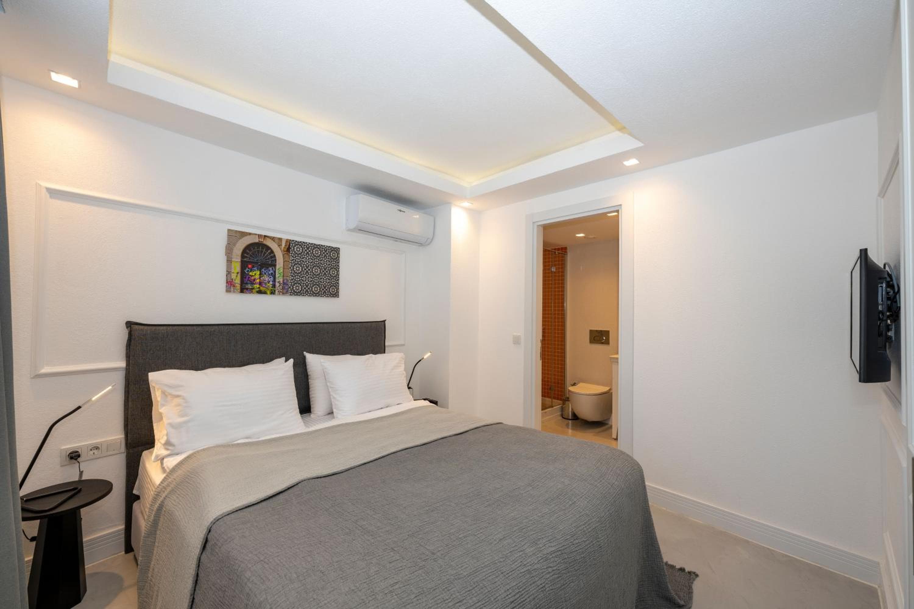 Juno Hotel Taksim — 8