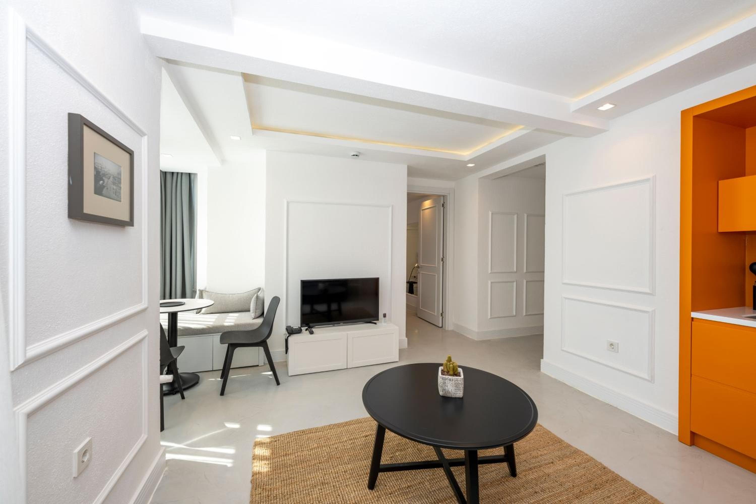 Juno Hotel Taksim — 23