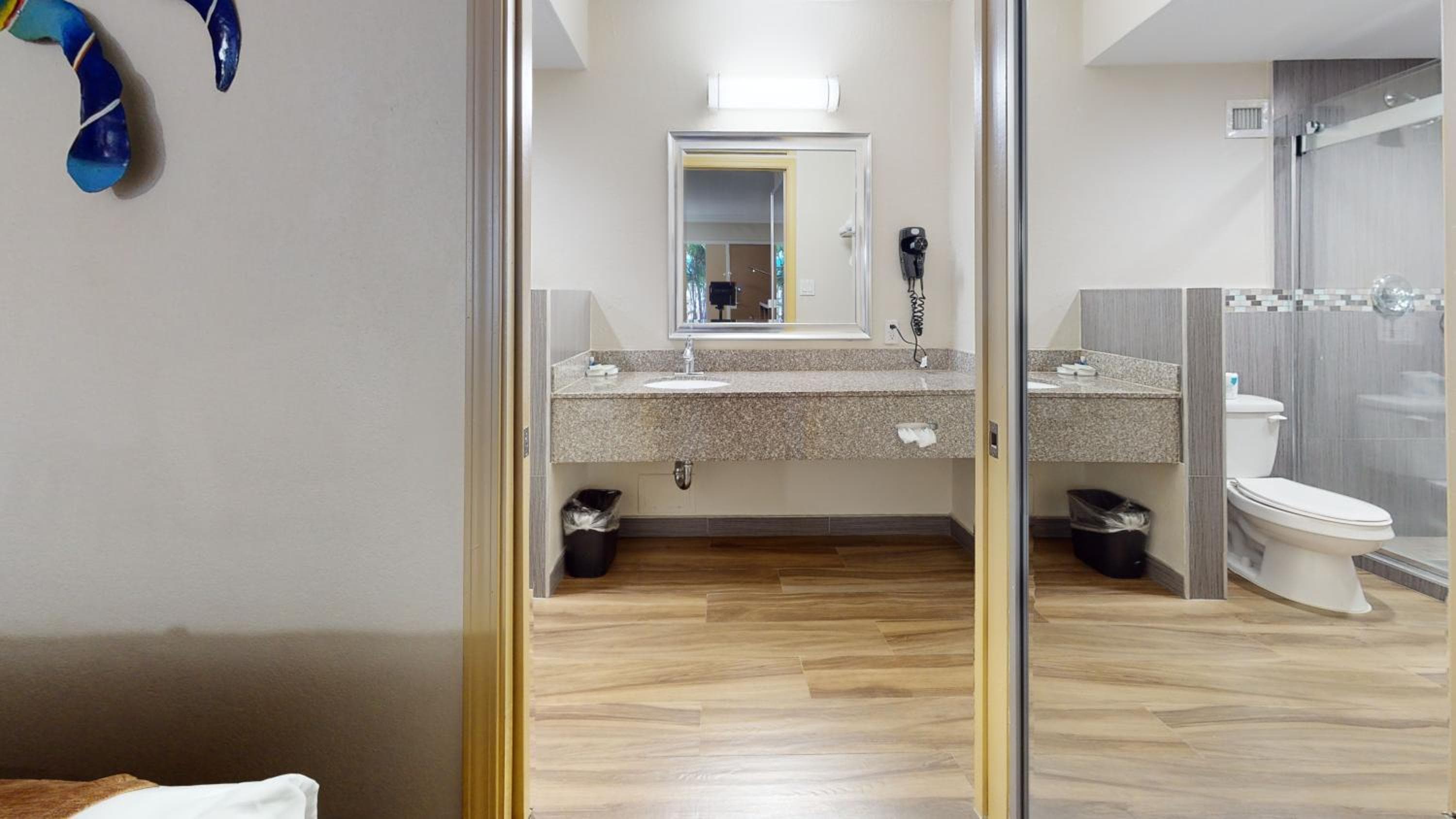 Rodeway Inn & Suites Fort Lauderdale Airport & Cruise Port — 12