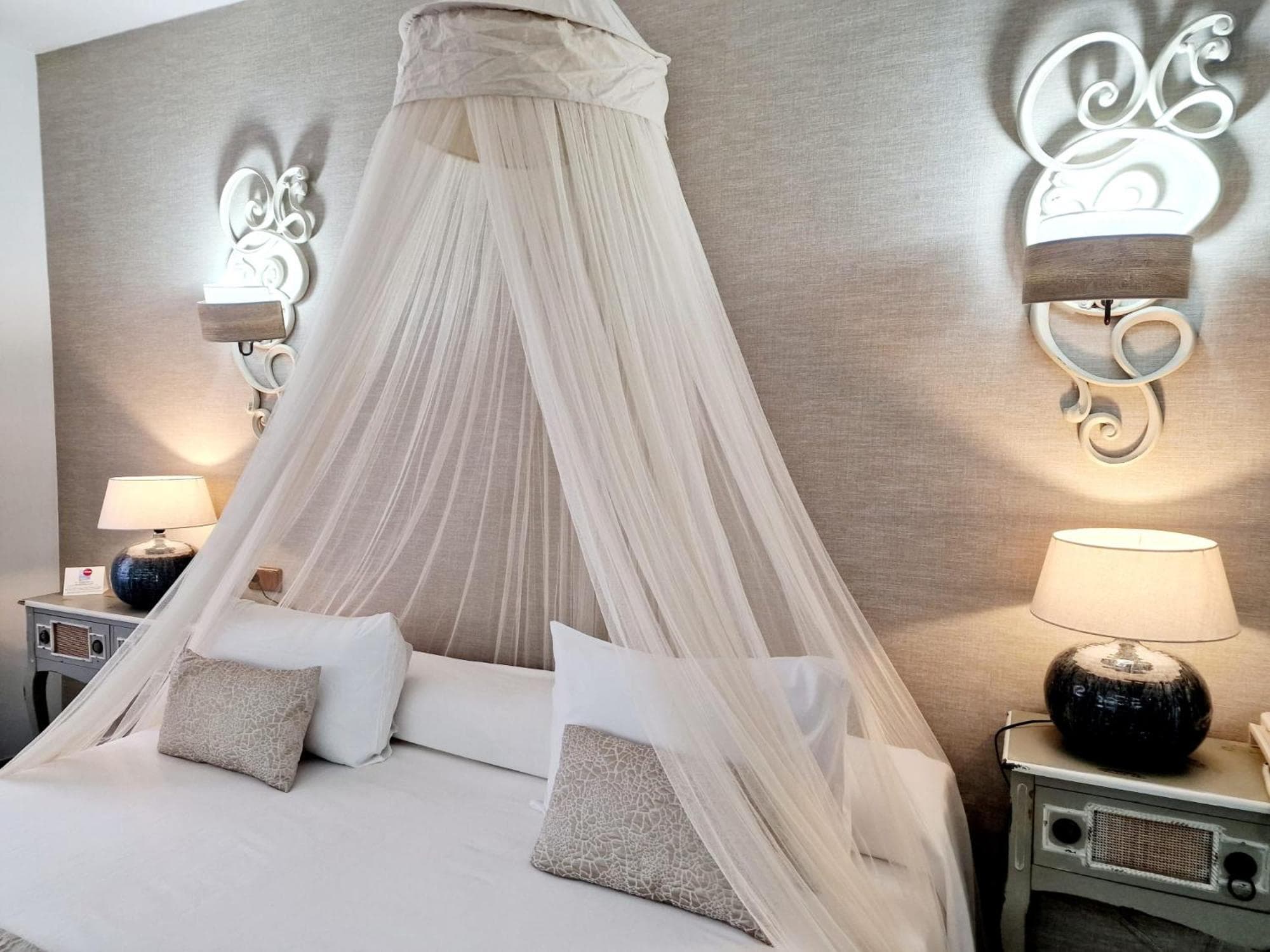Hotel Plaza Del Castillo — 23