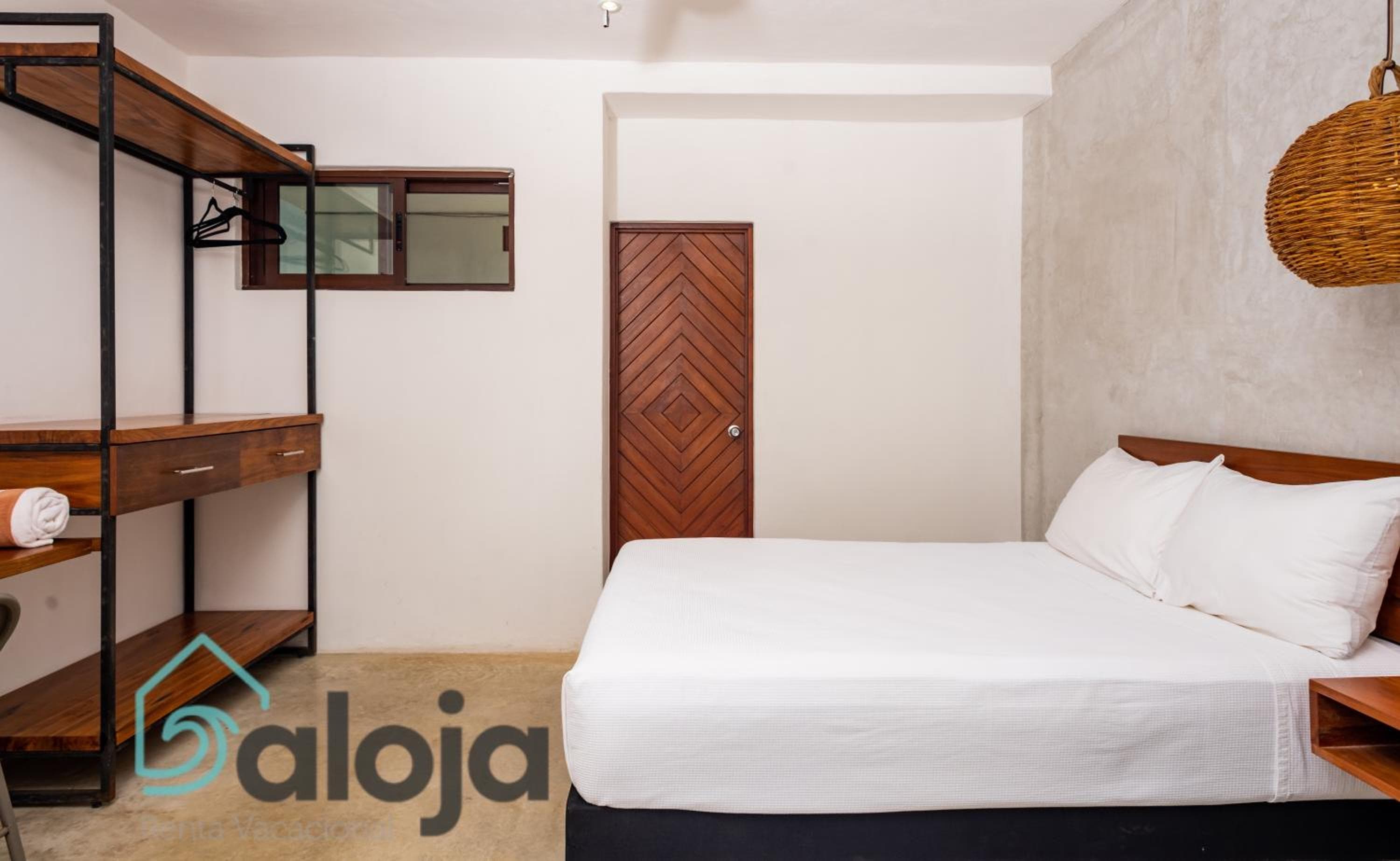 VIca Guest House Cancun - By Aloja RV — 25