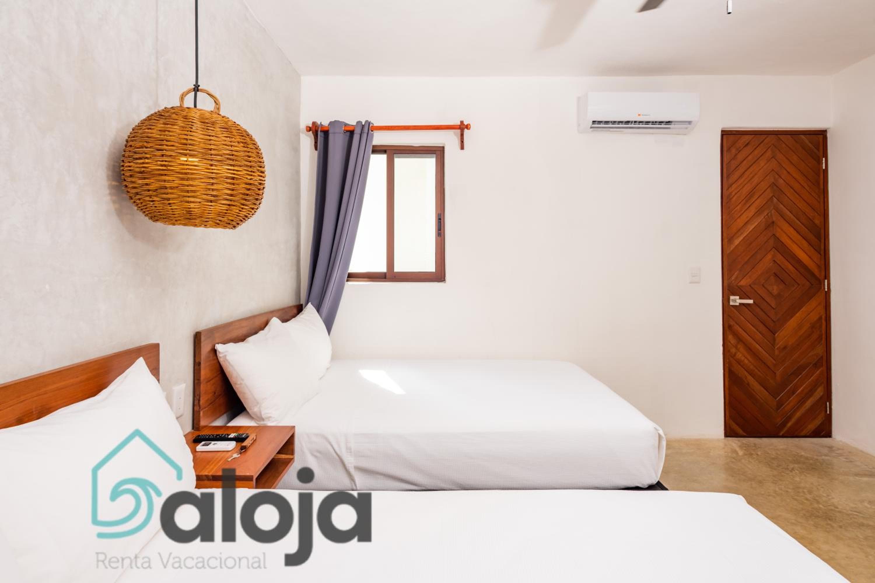 VIca Guest House Cancun - By Aloja RV — 4